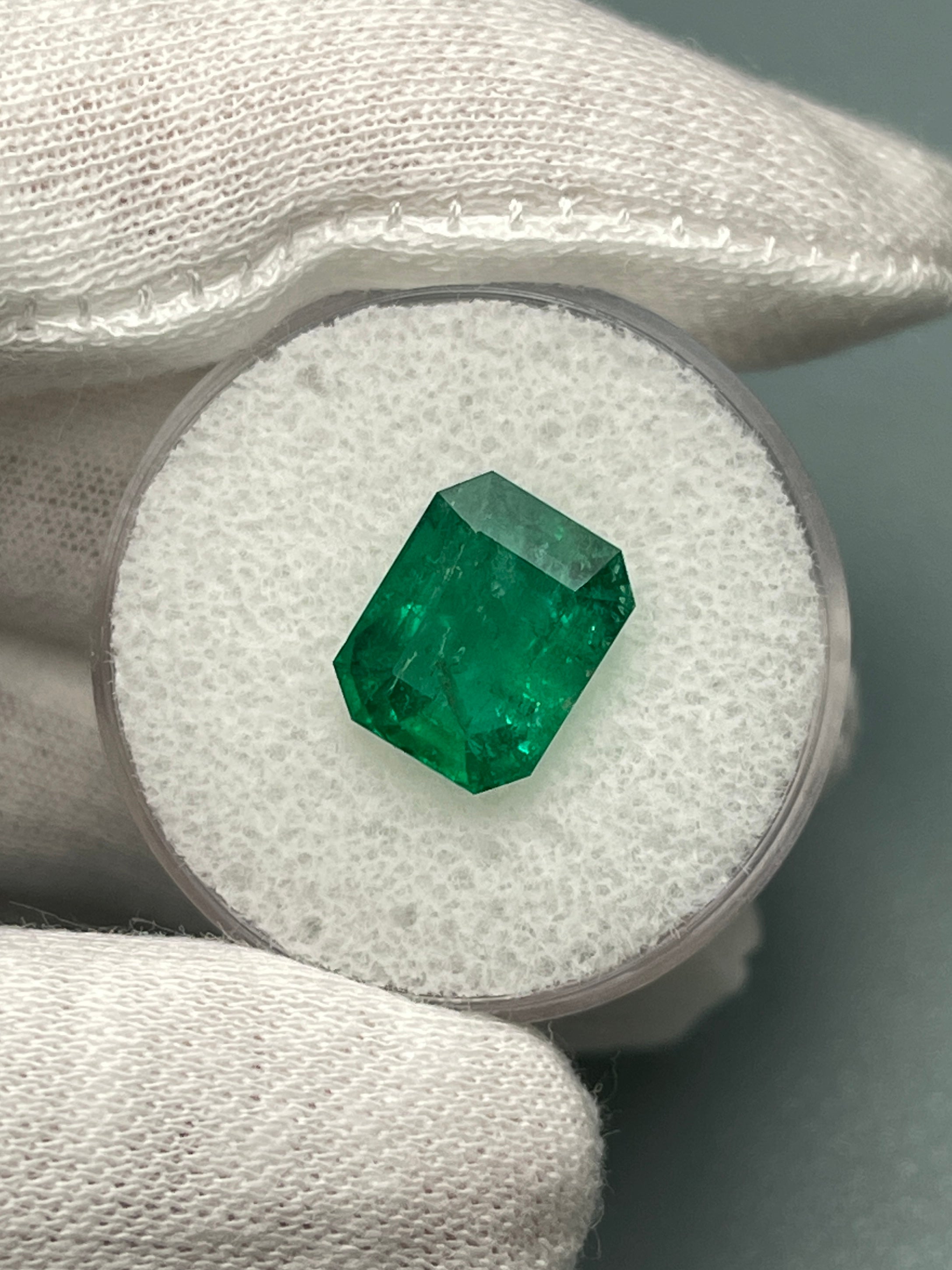 4.36 Carat 11x9mm Deep Green Natural Loose Zambian Emerald Gemstone - Perfect for Jewelry Making, Engagement Rings & Luxury Gifts