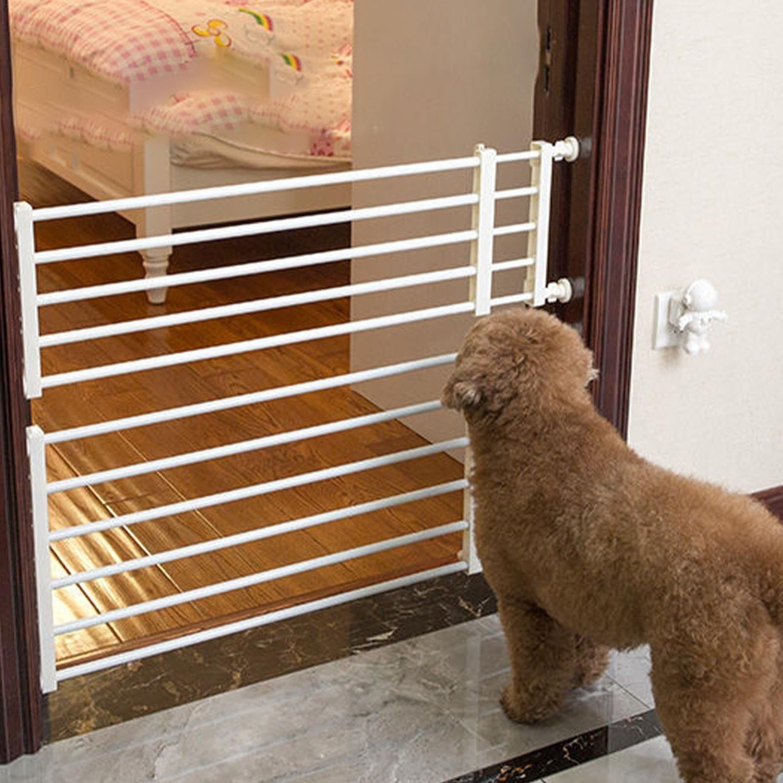 No Drill Retractable Pet Gate for Dogs & Cats - Extra Wide 75-135cm, Height 42cm - Indoor Safety Barrier for Stairs, Doorways & Hallways - White (Perfect for Puppies, Small Pets & Home Protection)