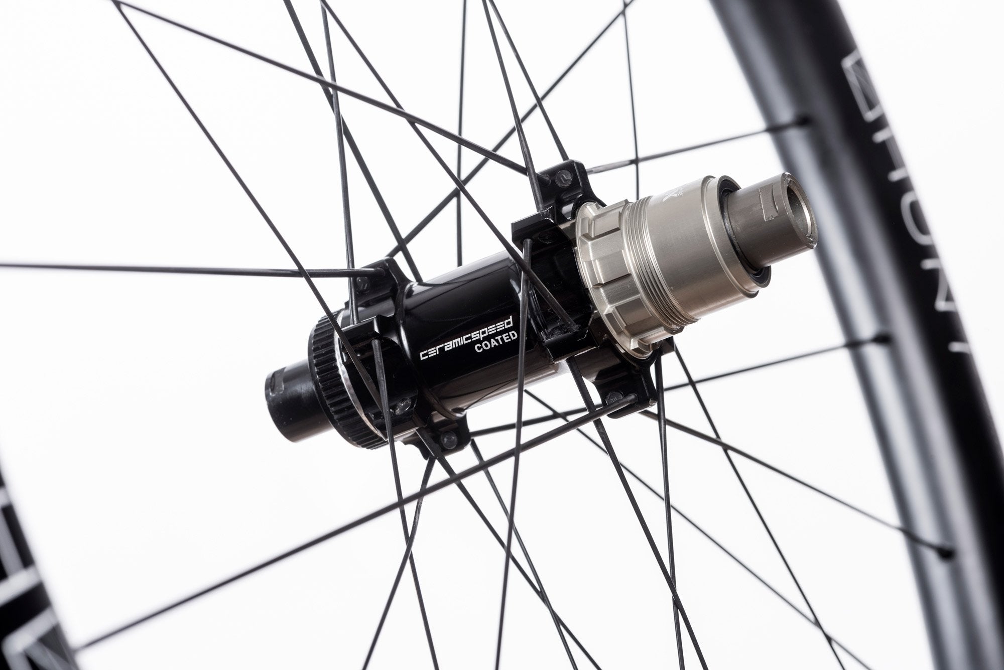 RE:NEW HUNT 42 Limitless Gravel Disc Wheelset - Lightweight Carbon Wheels for Gravel Biking - Perfect for Off-Road Adventures, Bikepacking & All-Terrain Cycling