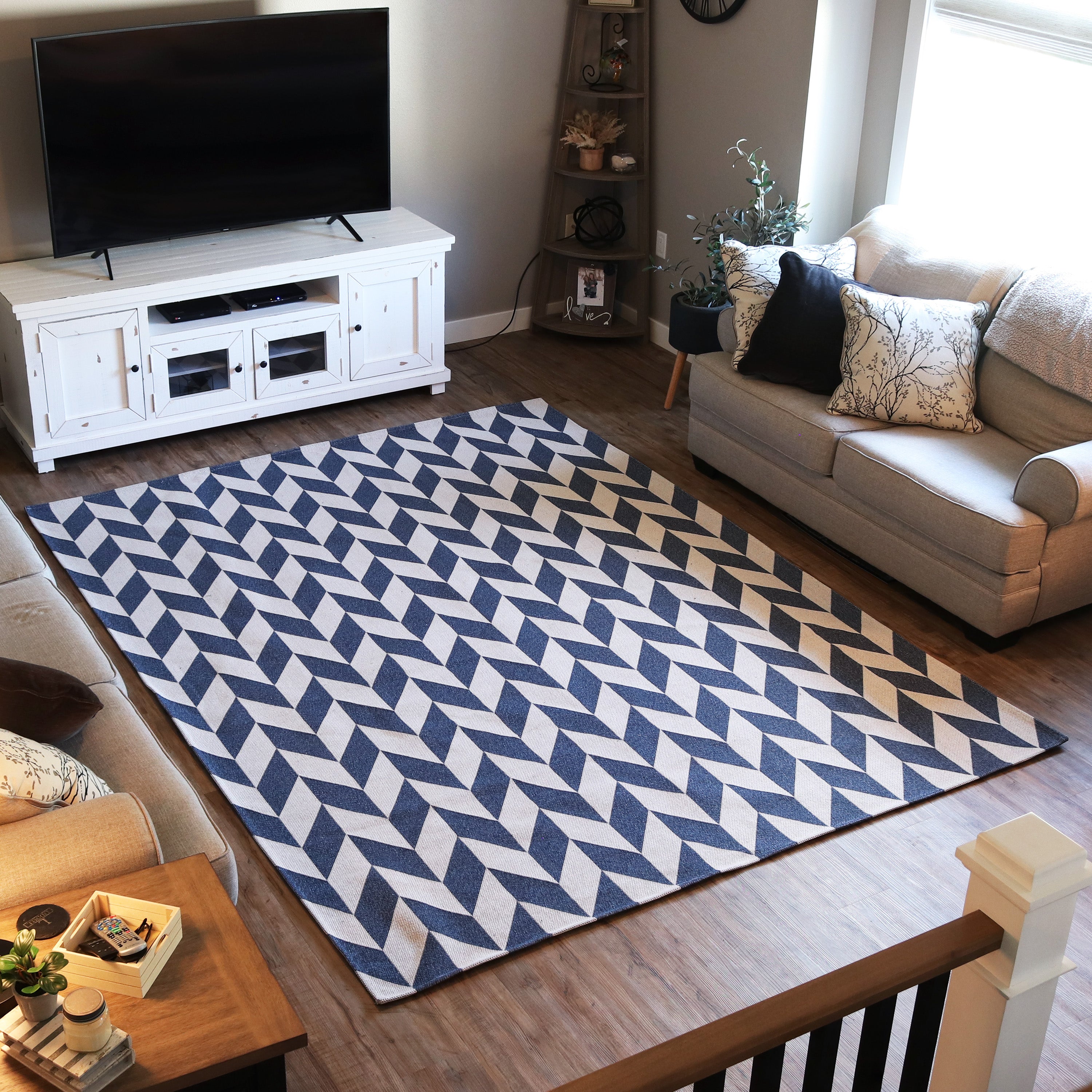 Stylish Sunnydaze Indoor Area Rug - Soft & Durable for Living Room, Bedroom & Home Decor - Perfect for Cozy Spaces & Modern Interiors