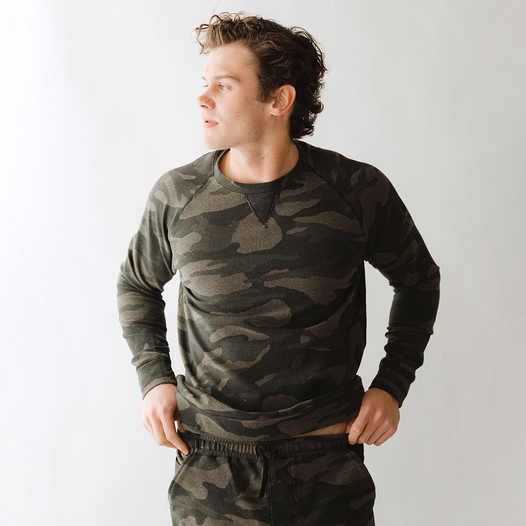 Men's Camo Green Sweatshirt - Comfortable Casual Pullover Hoodie for Outdoor Activities and Streetwear Fashion