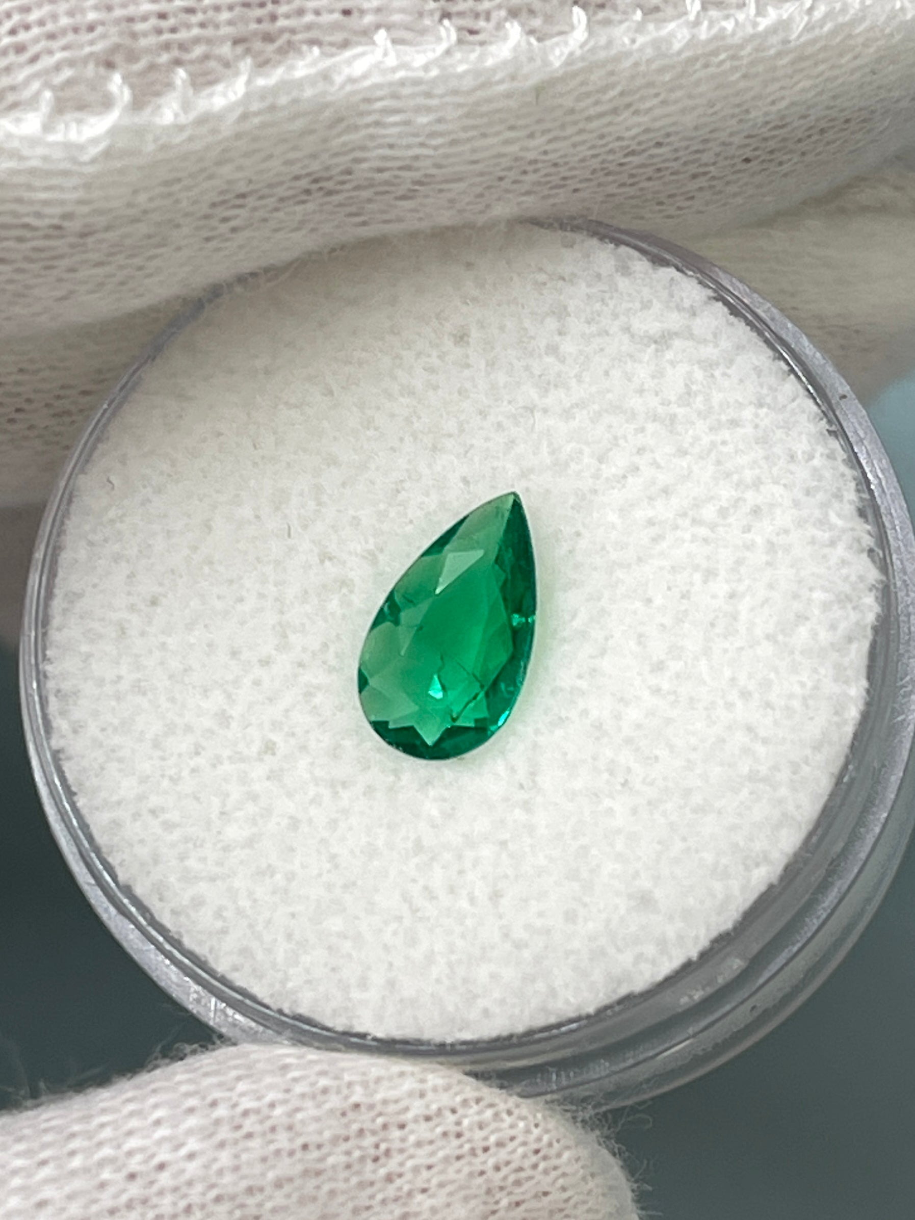 0.57 Carat 9x5mm Rich Green Natural Loose Colombian Emerald Pear Cut Gemstone for Jewelry Making, Engagement Rings & Luxury Gifts