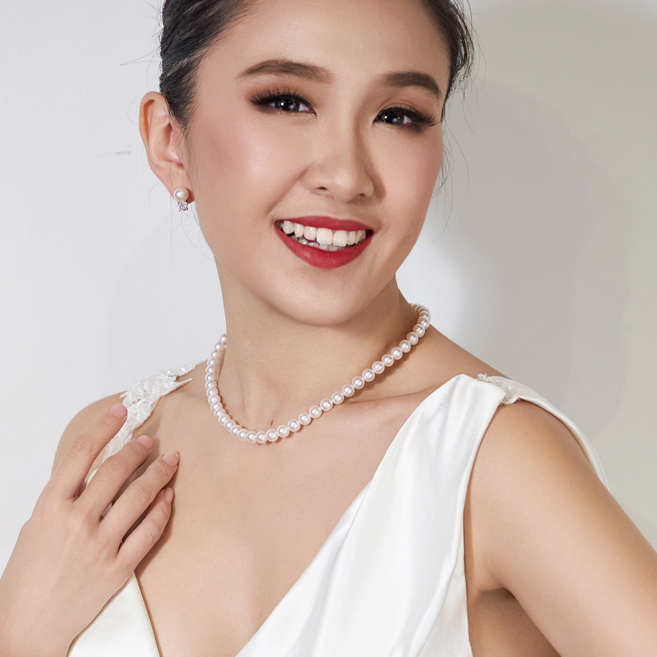 18K Gold Akoya Hanadama Pearl Earrings - AAA Quality Japanese Cultured Pearls - Elegant Stud Earrings for Women - Perfect for Weddings, Parties & Special Occasions