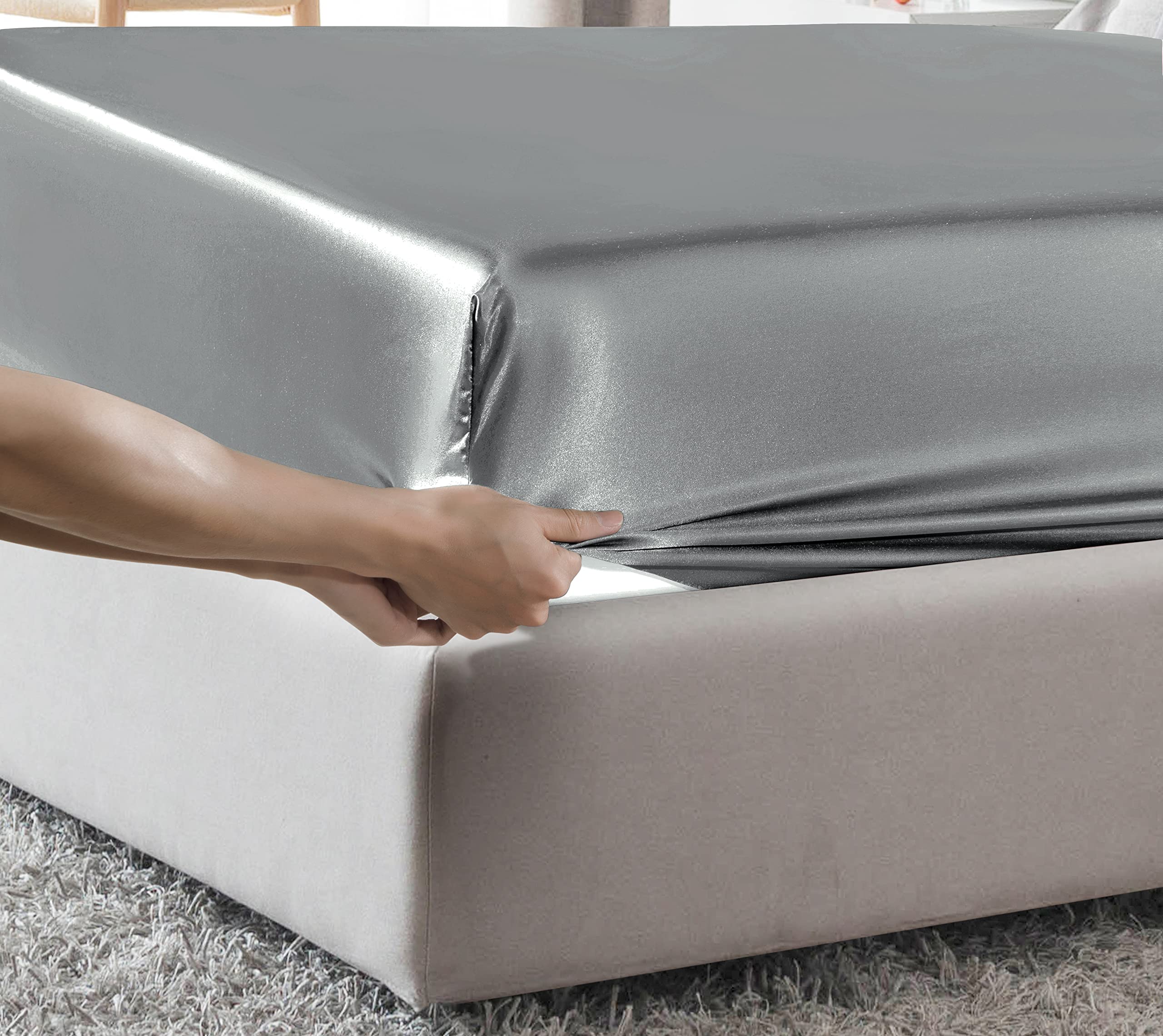 MILVOWOC Queen Size Satin Fitted Sheet - Soft Light Gray Bed Sheet with Deep Pockets, 1 Piece for Luxurious Sleep & Hotel-Style Comfort - Perfect for Master Bedrooms, Guest Rooms & Airbnb Listings