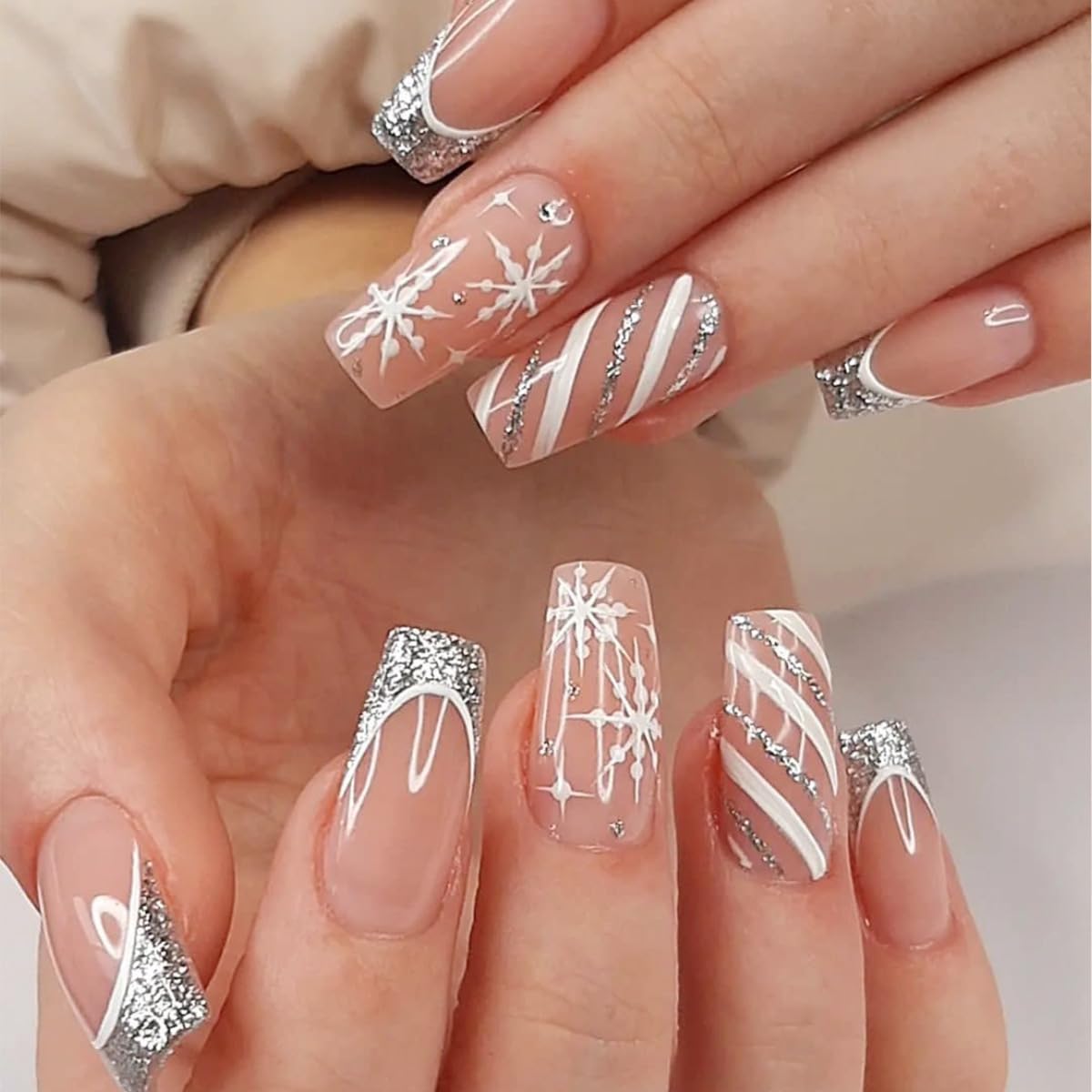 LPOODDNU Winter Snowflake Press on Nails - 24Pcs Medium Square Fake Nails with Glossy Silver Glitter for Christmas | Cute Xmas Stick on Nails for Women | Holiday Party, Gift Giving & Special Occasions