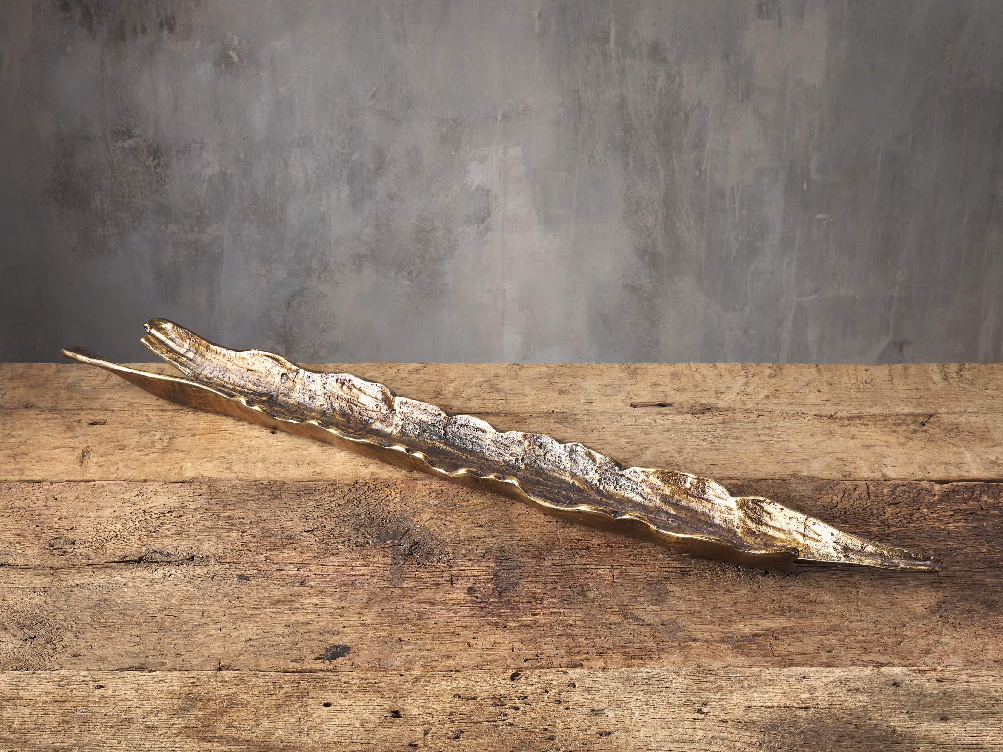 Stylish Bark Texture Centerpiece Tray - Rustic Wooden Serving Tray for Dining Table Decor, Coffee Table Display & Home Organization | Perfect for Parties, Weddings & Farmhouse Decor