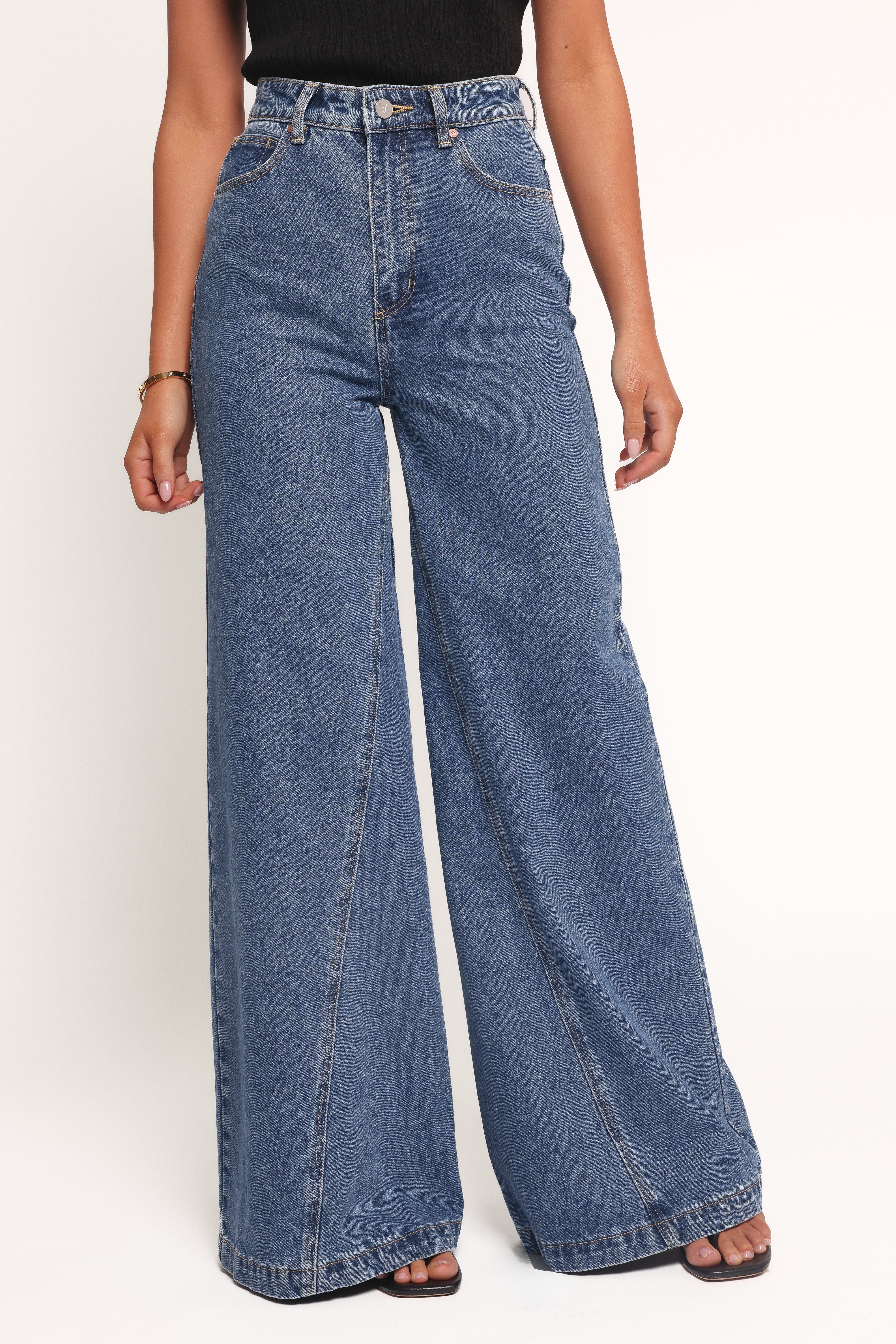 Abrand 94 Super Wide Chantell - Stylish Comfort for Everyday Wear | Perfect for Work, Casual Outfits & Special Occasions
