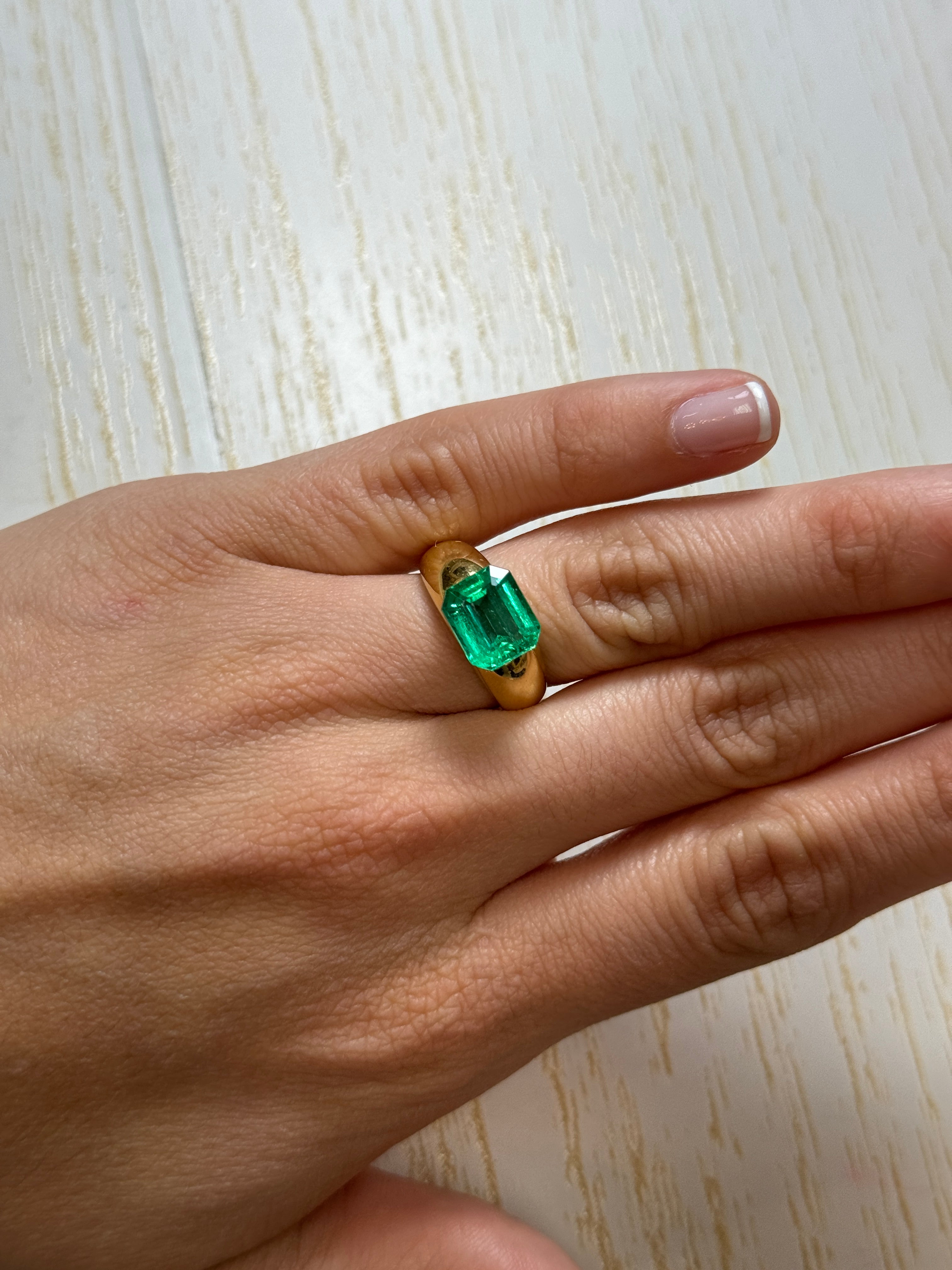 3.61 Carat 10x9mm Vivid Green Natural Colombian Loose Emerald - Emerald Cut Gemstone for Jewelry Making, Engagement Rings & Luxury Gifts