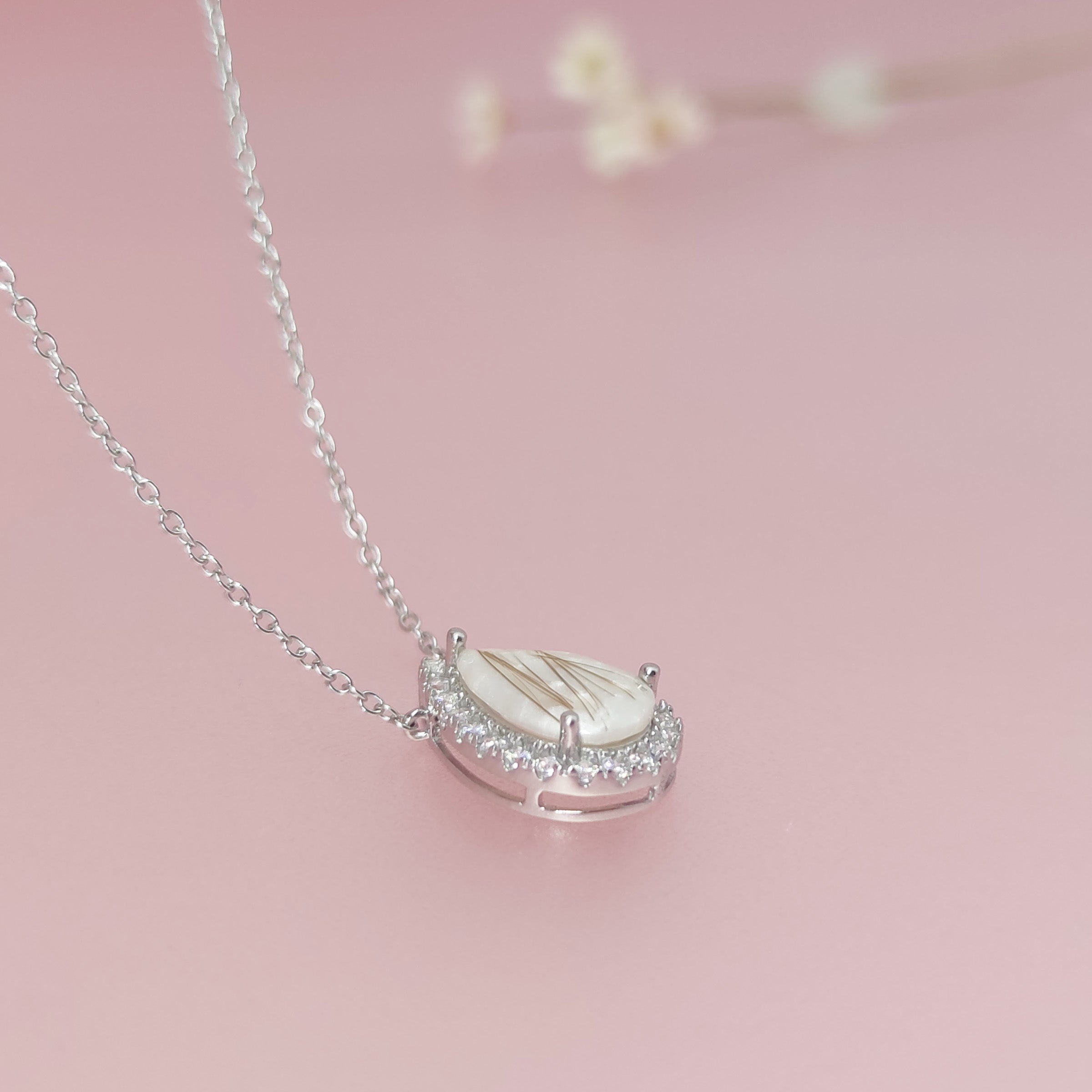 Solid Gold Teardrop Halo Necklace with Hair/Fur Keepsake - Elegant Memorial Jewelry for Ashes, Pet Fur or Loved One's Hair - Perfect for Gifts, Remembrance & Special Occasions