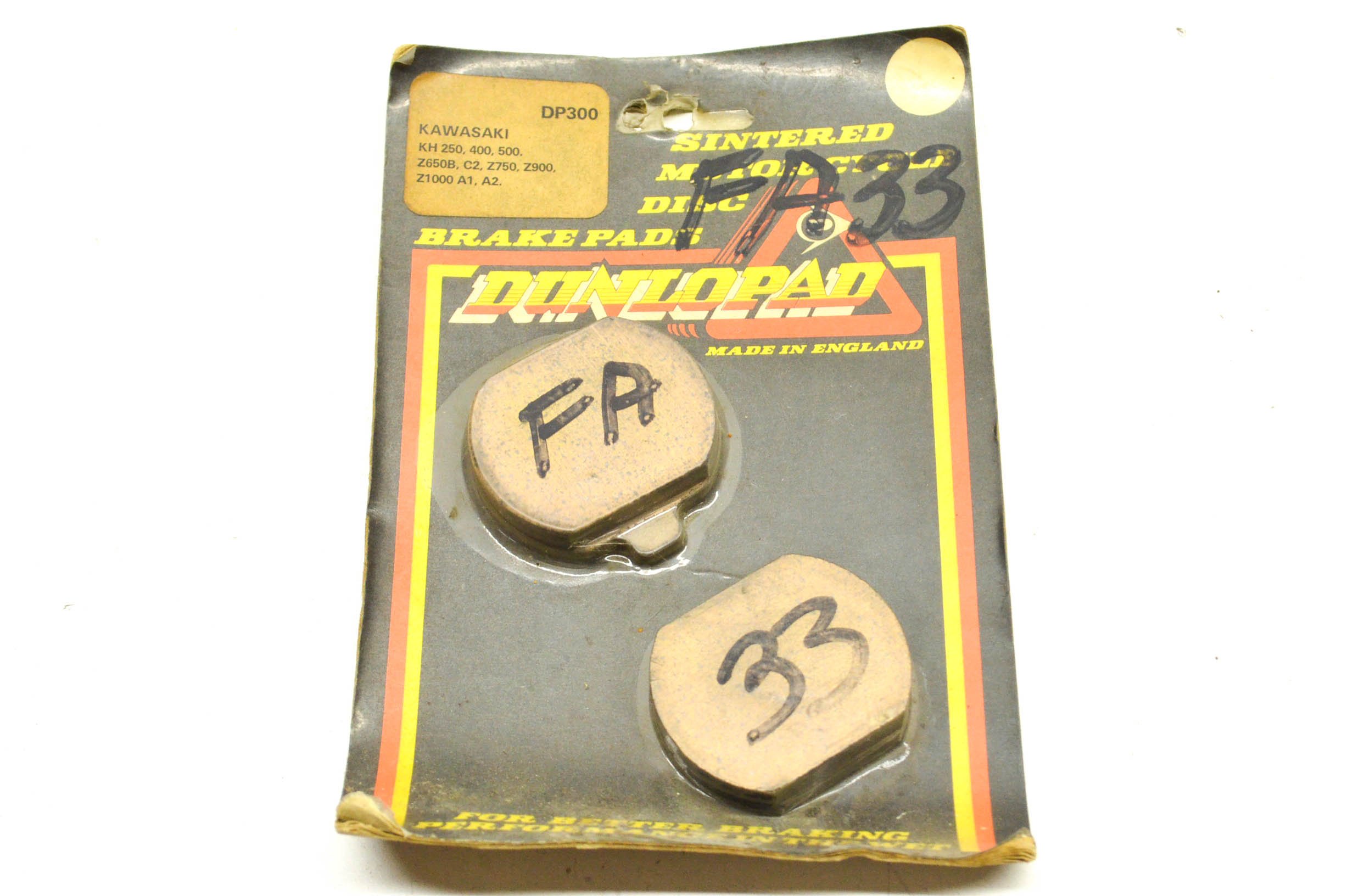 High-Performance Brake Pad Kit for Cars & Trucks - Ceramic Brake Pads with Low Noise & Dust - Front & Rear Replacement Brake Pads for Smooth Stopping Power (Perfect for Daily Commuting, City Driving & Highway Use)