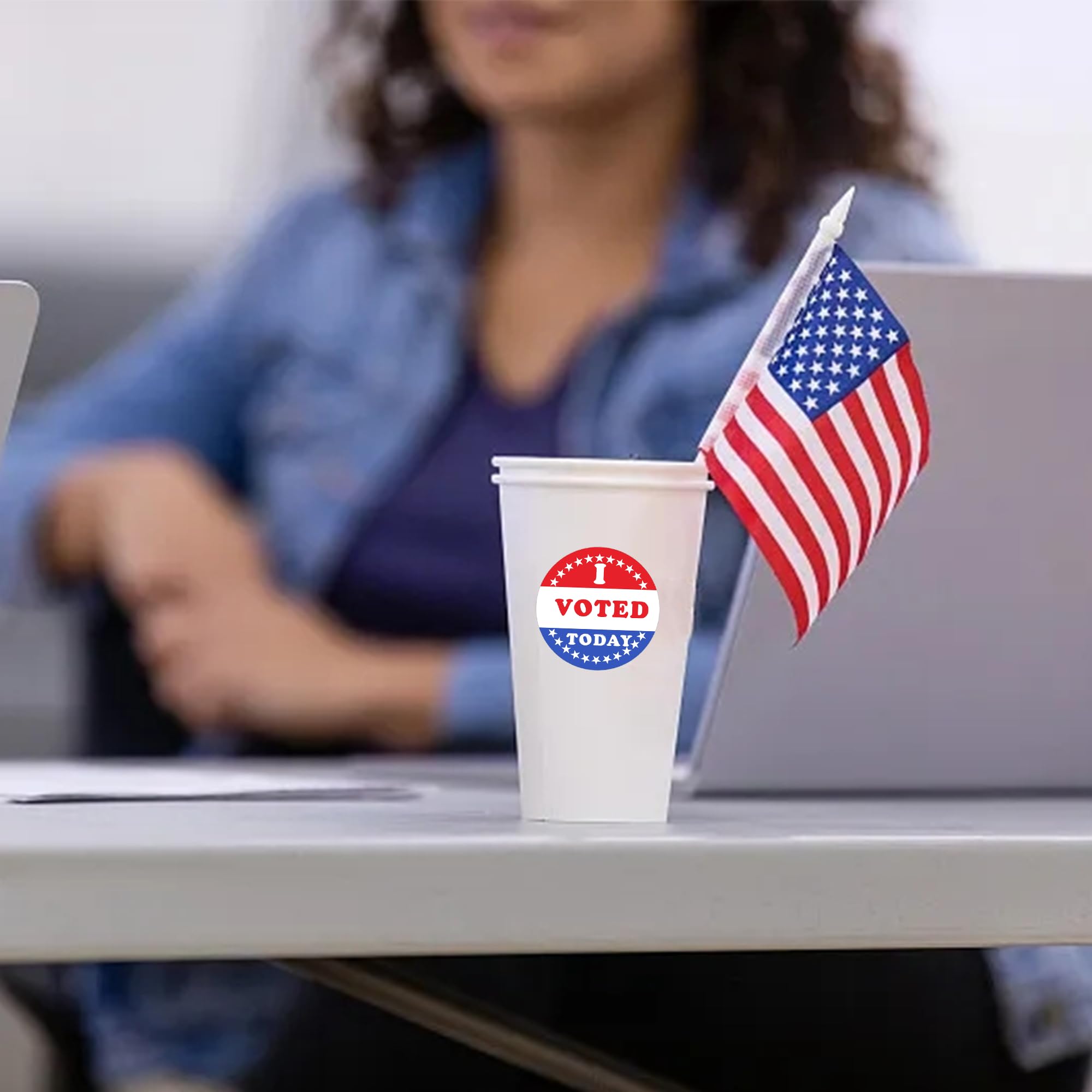 500 I Voted Today Stickers with American Flag - 1.5 Inch Patriotic Election Stickers (10 Rolls) - Perfect for Voting Campaigns, Polling Stations & Political Events