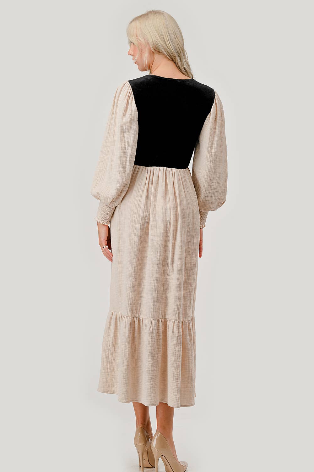 Color Block Tiered Midi Dress Wd61556 Oatmeal Black S - Stylish Flowy Summer Dress for Women, Perfect for Beach Vacations, Date Nights & Casual Outings