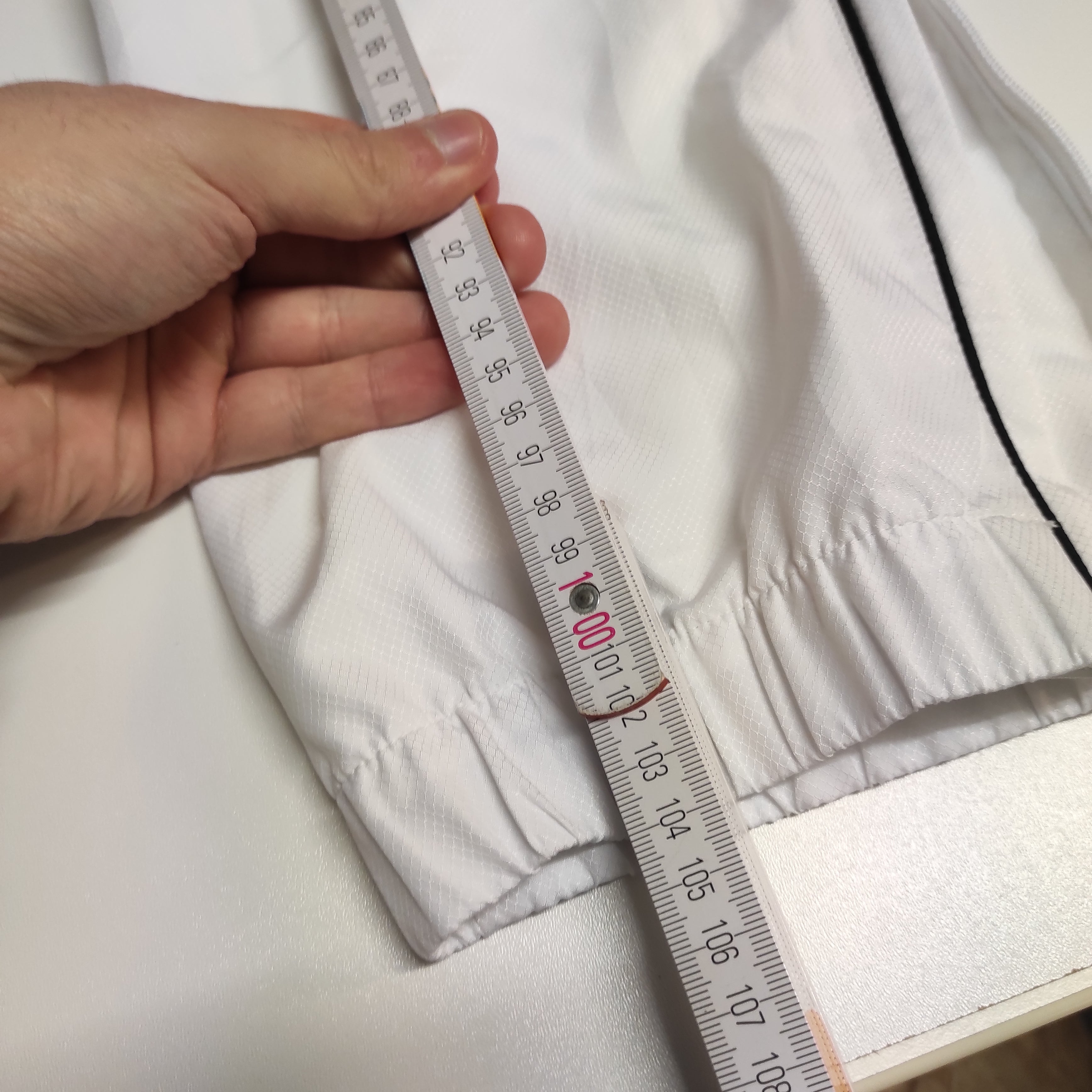 Lacoste Vintage White Baggy Track Pants for Men - XL Fits Like M - Waterproof Nylon Fabric - Perfect for Casual Wear, Gym & Street Style