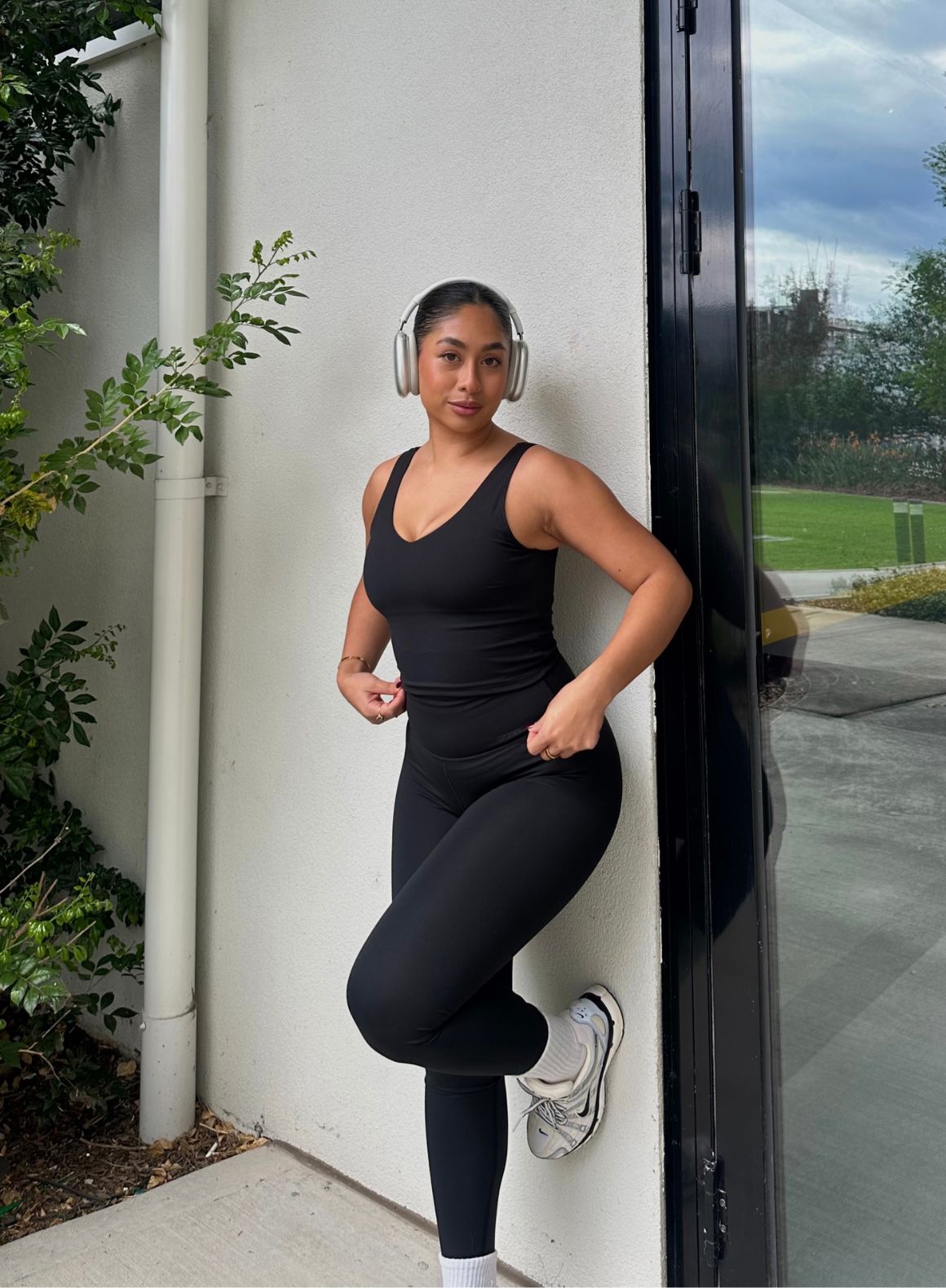 Premium Black Sense Tights for Women - High Waist Yoga Pants with Comfortable Stretch & Breathable Fabric - Perfect for Workout, Running, Gym & Daily Wear