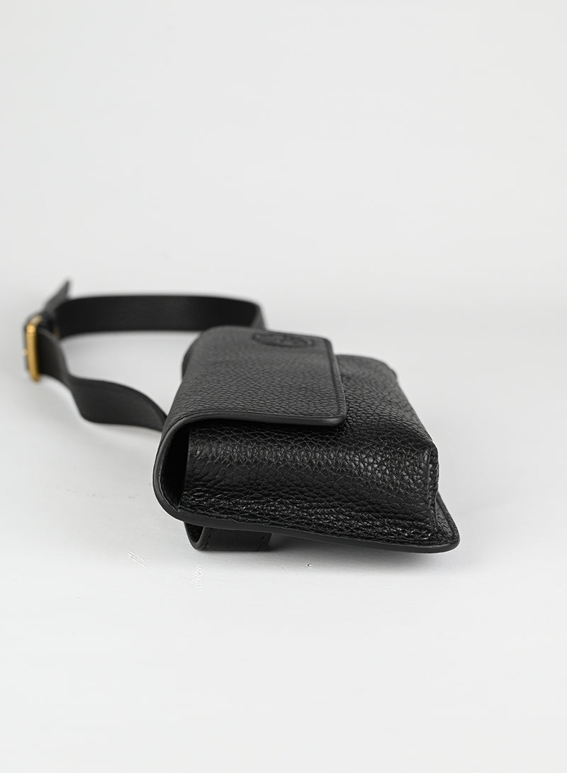 Original Title: Gucci Marsupio in pelle nero   Optimized Title: **Gucci Black Leather Crossbody Bag for Women - Stylish & Luxurious Designer Handbag - Perfect for Work, Travel & Everyday Use**