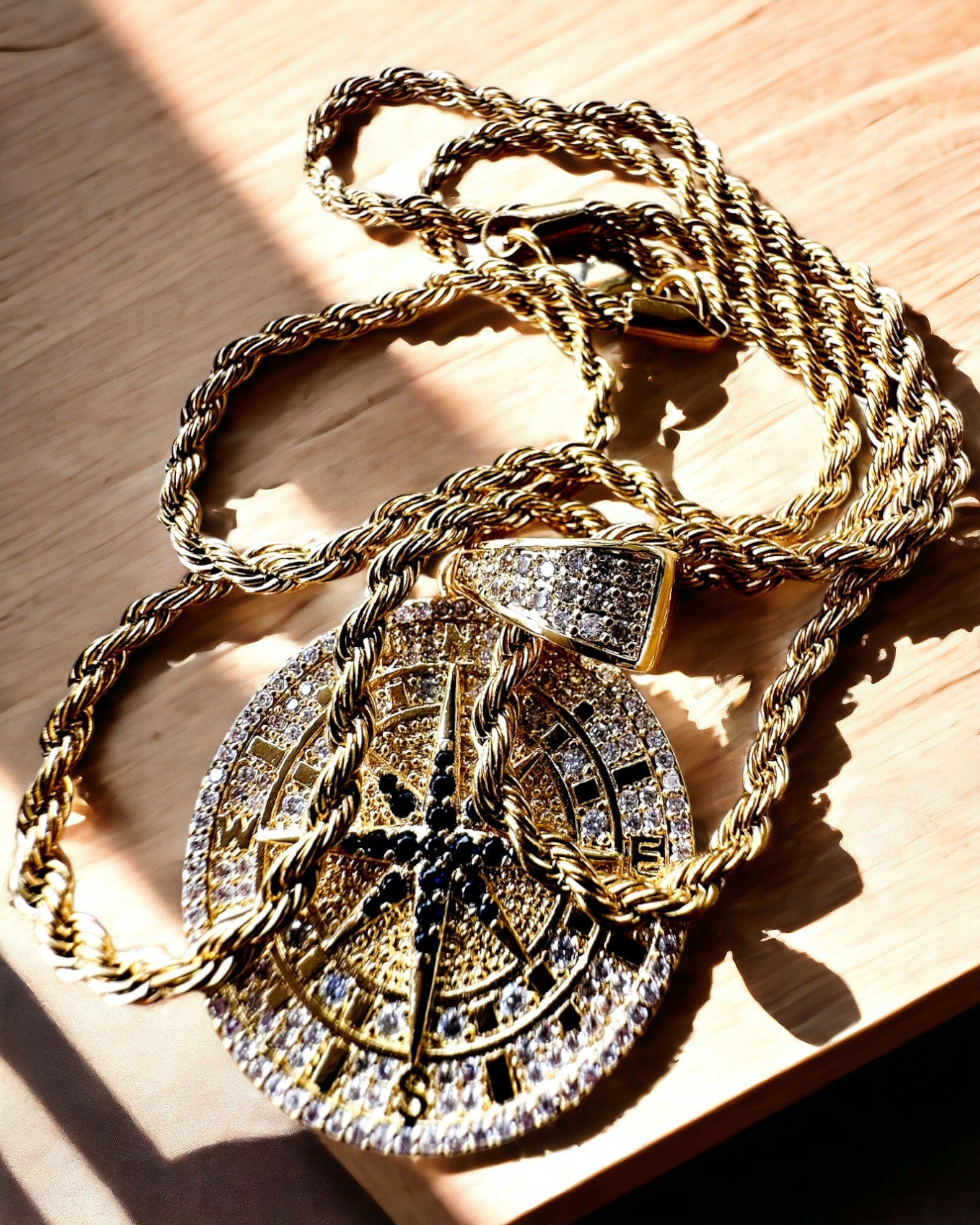 Stylish Compass Pendant Necklace for Women & Men - Gold Plated with Zirconia & Engraving | Perfect for Outdoor Adventures, Travel Gifts & Fashion Accessories