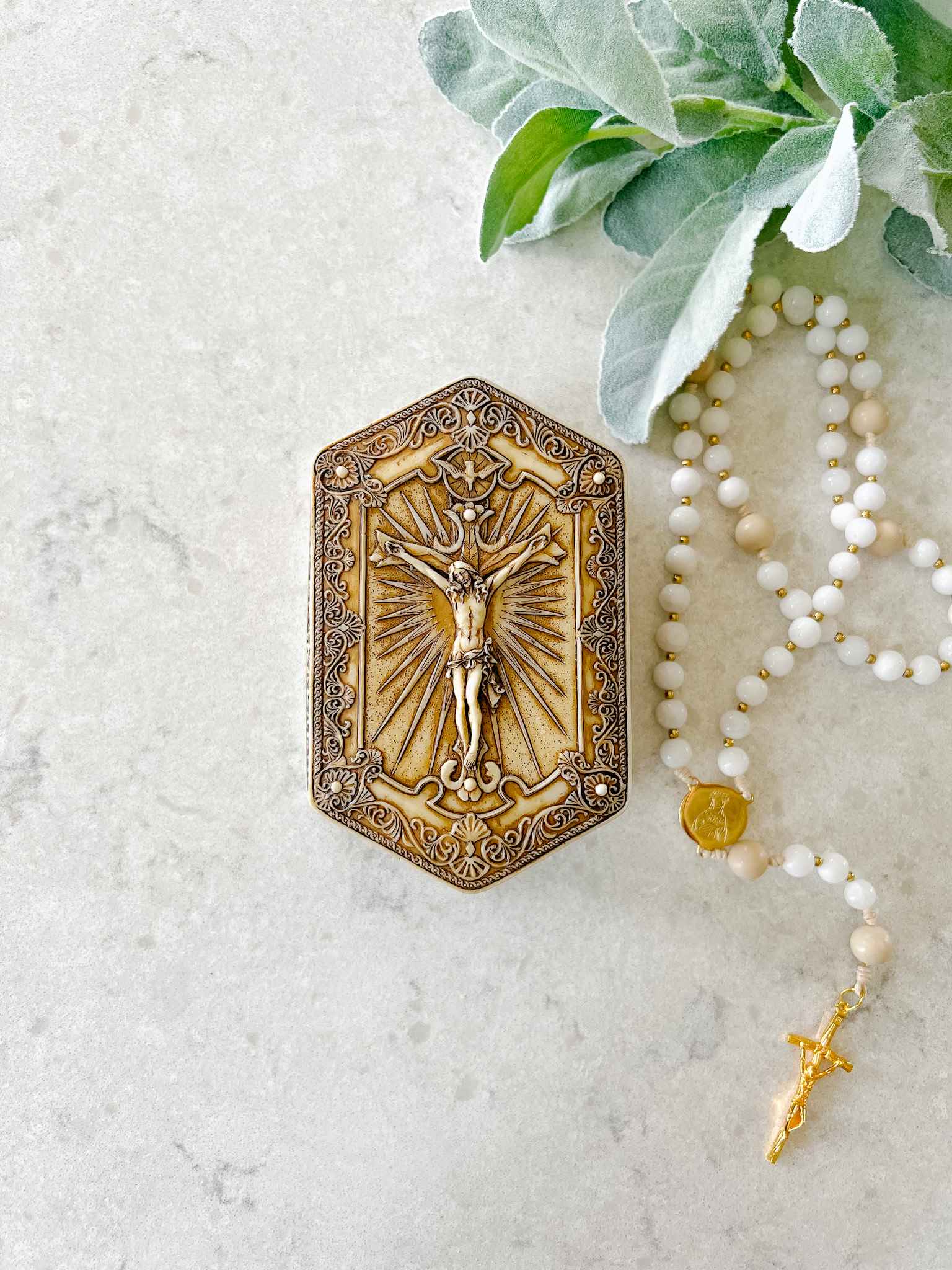 Antique Wooden Crucifixion Box - Religious Home Decor for Wall Display & Prayer Altar - Perfect for Christian Gifts & Church Decorations