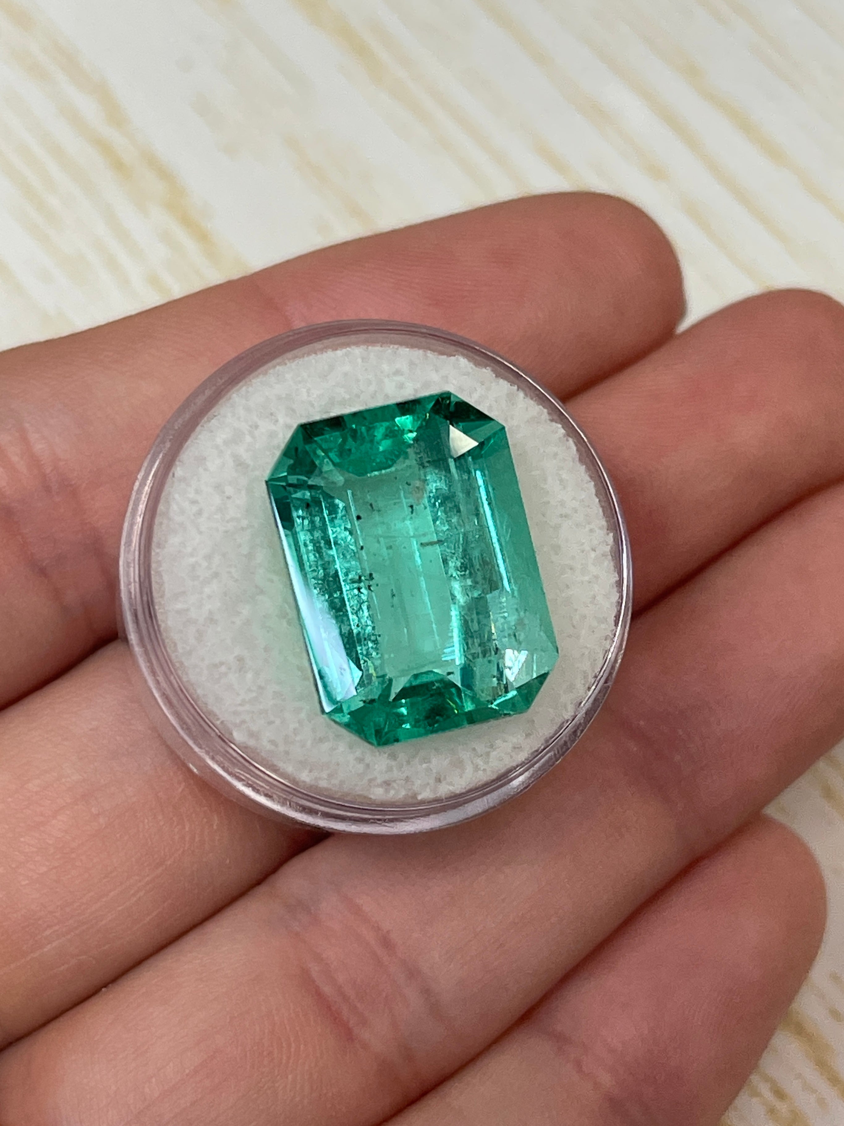 17.12 Carat GIA Certified Natural Colombian Emerald - Loose Gemstone 19x14mm Emerald Cut for Jewelry Making, Engagement Rings & Luxury Gifts