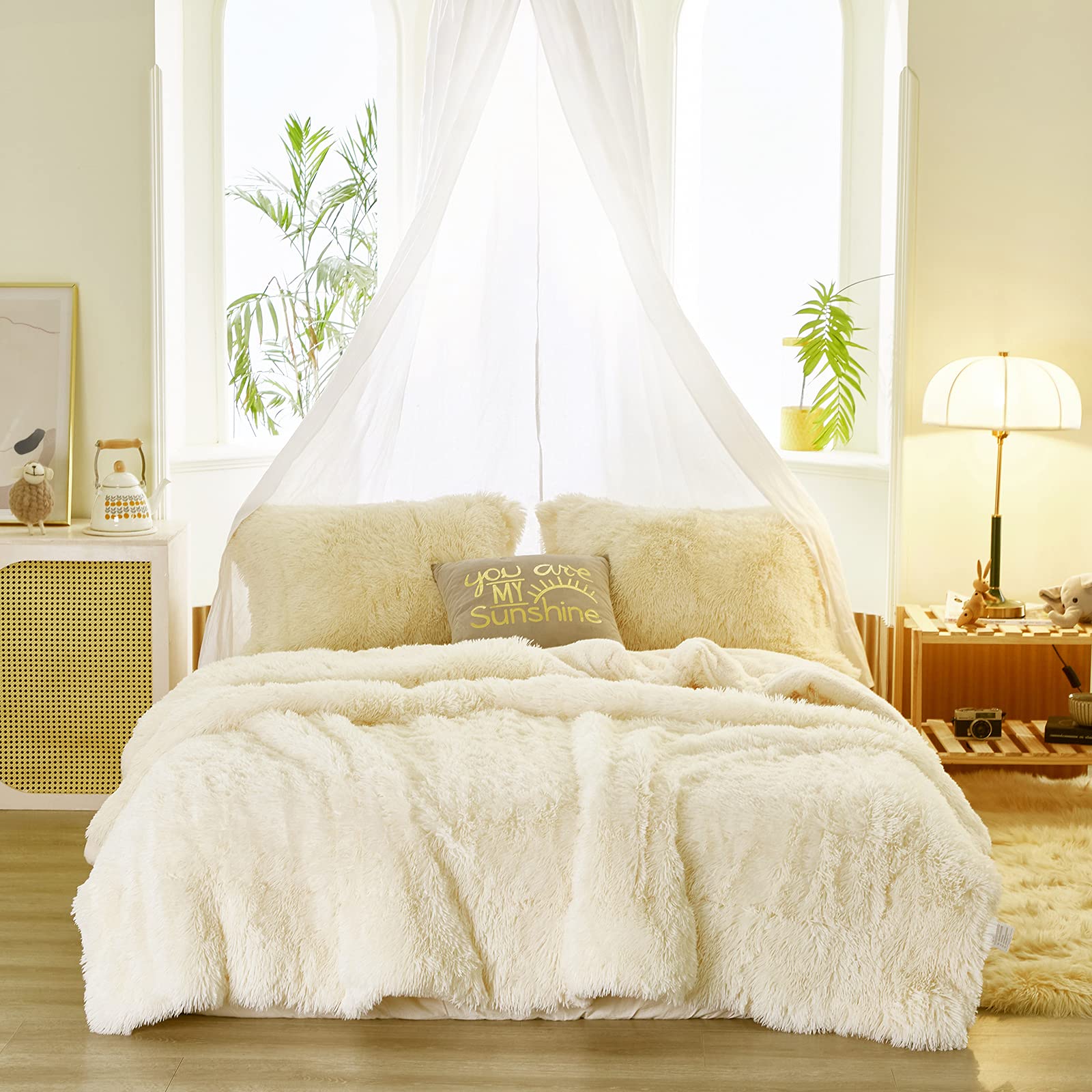 Luxury Faux Fur Shaggy Comforter Set Full/Queen Size - Ultra Soft & Warm Reversible Plush Sherpa Bedding (Beige, 3-Piece: 1 Comforter + 2 Pillow Shams) - Cozy Winter Bedroom Upgrade for Master Bedroom, Guest Room & Dorm