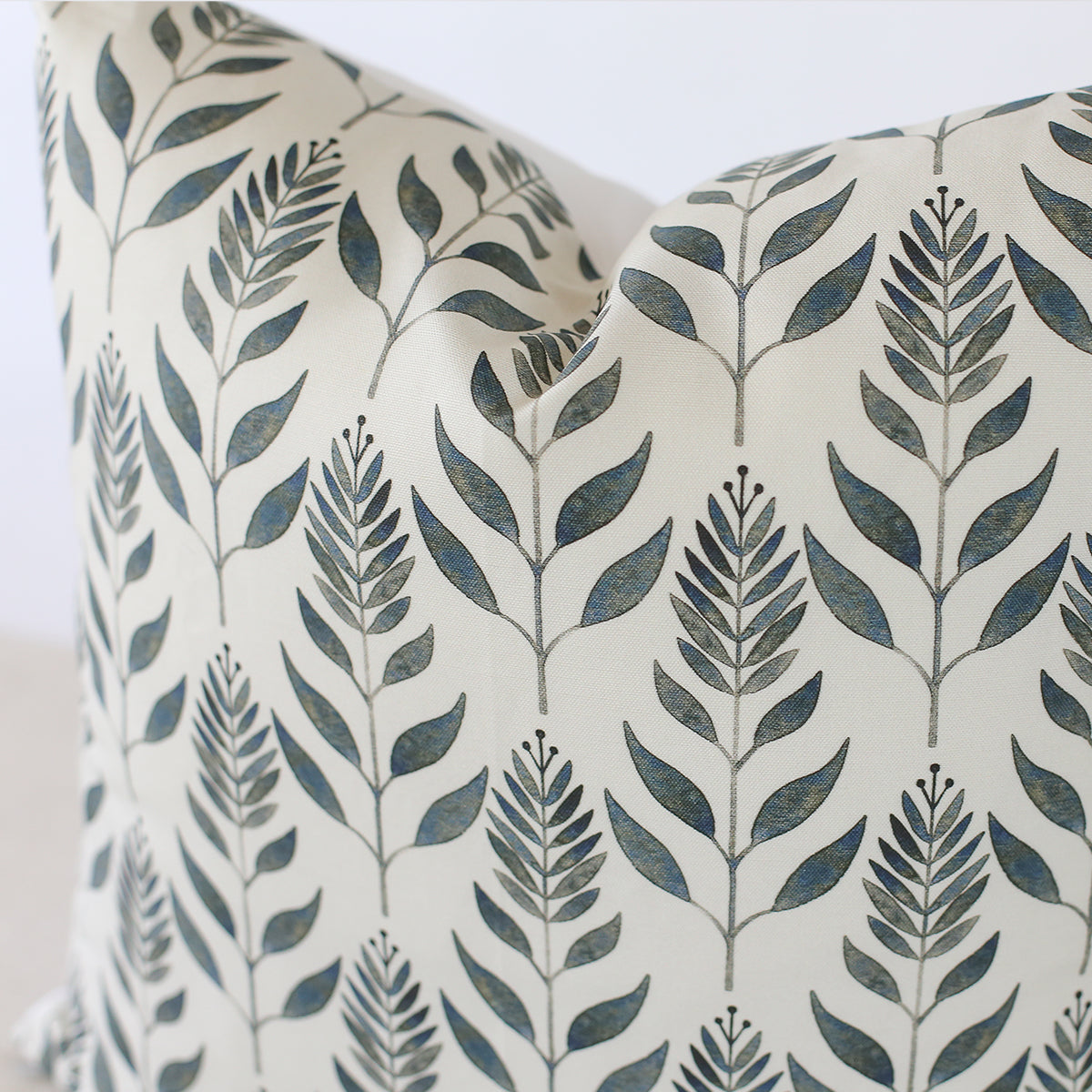Handmade Boho Pillow Cover - Soft Cotton Decorative Throw Pillow Case for Living Room, Bedroom, and Sofa - Perfect for Home Decor and Cozy Comfort