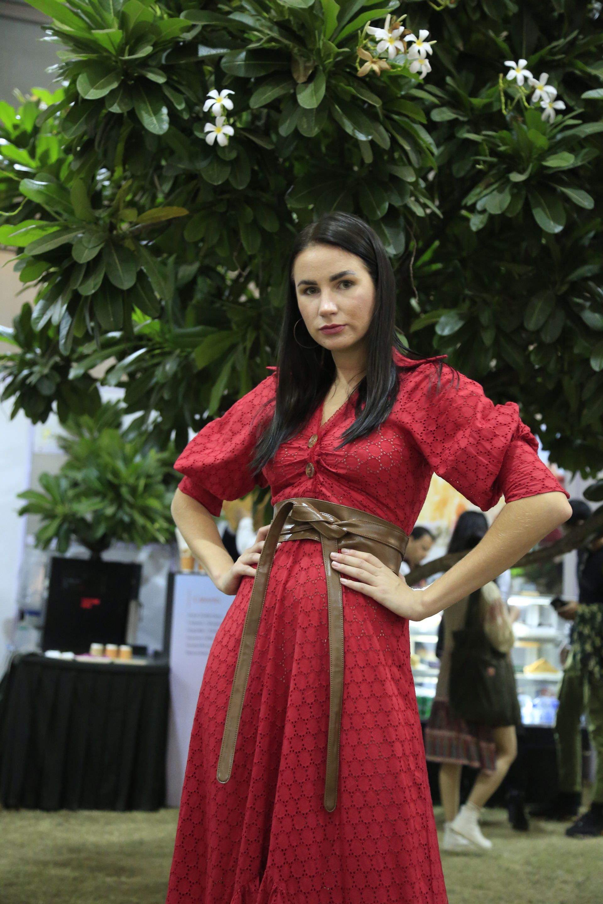 Elegant Red Dress with Flowy Poet Sleeves - Perfect for Weddings, Parties & Special Occasions