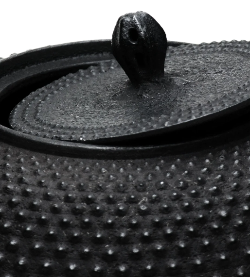 Premium Japanese Nanbu Tetsubin Cast Iron Teapot - Koizumi Nizaemon 11th Generation Araremon Pattern with Original Box - Perfect for Traditional Tea Ceremony & Home Decoration