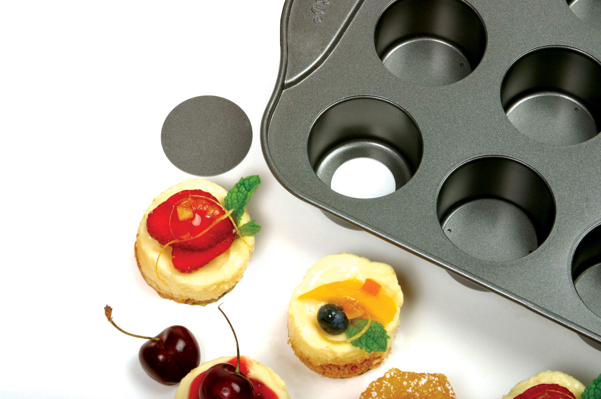 Norpro 3917 Nonstick Mini Cheesecake Pan - 6 Cupcake Cavity Baking Pan for Perfect Mini Cheesecakes, Cupcakes & Desserts | Ideal for Home Baking, Parties & Holiday Treats