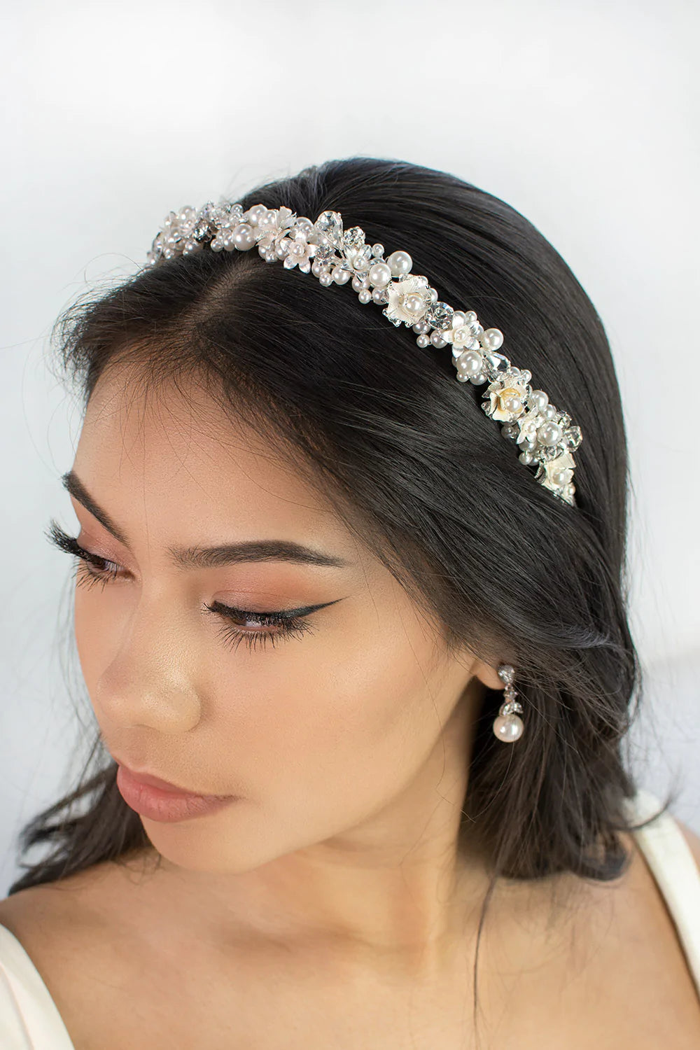 Kristy Pearl Crystal Floral Bridal Headband – Elegant Wedding Hair Accessory for Bride, Bridesmaids & Special Occasions | Perfect for Weddings, Prom & Formal Events
