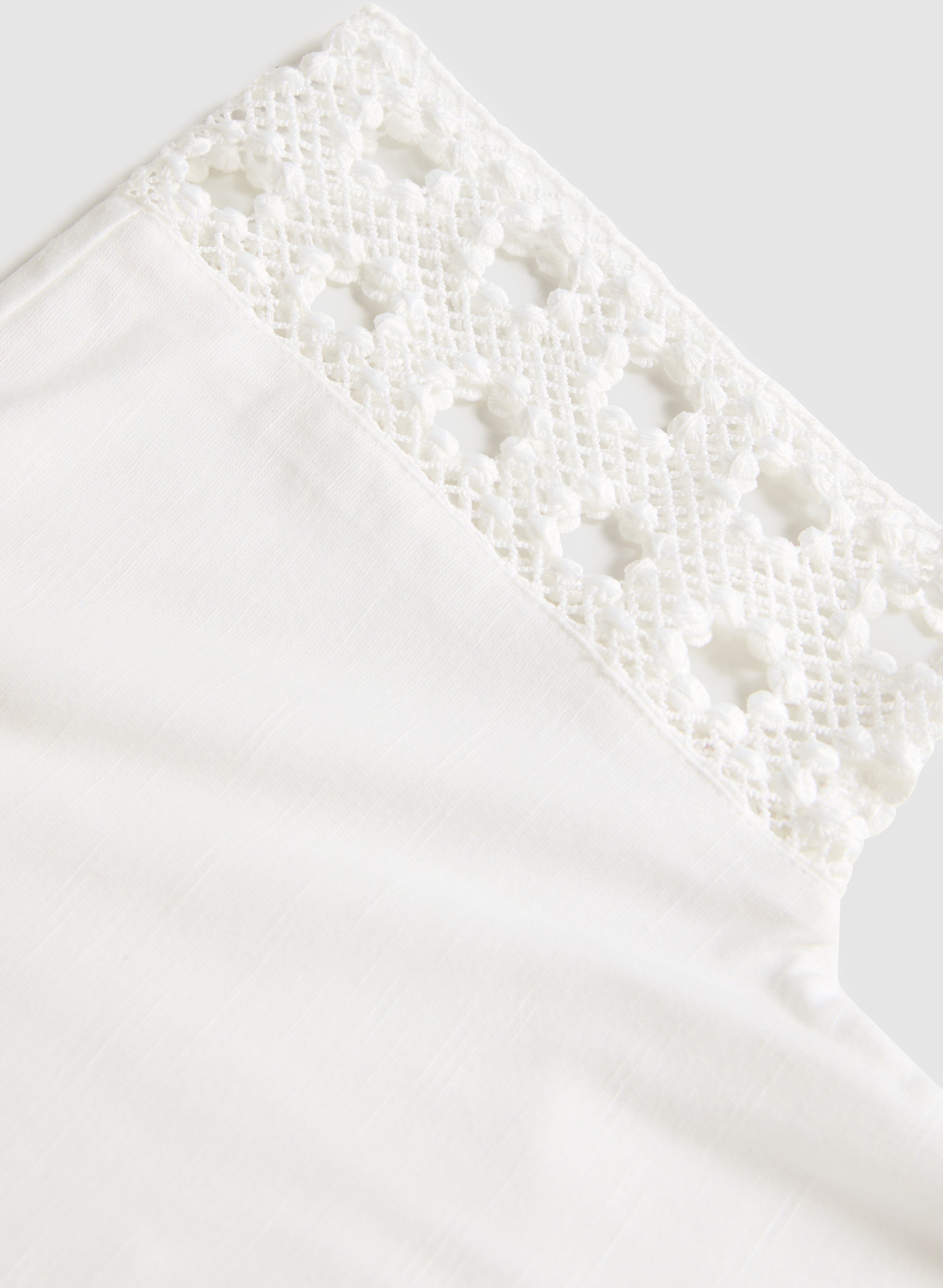 Stylish Eyelet Trim T-Shirt for Women - Breathable Cotton Summer Top - Perfect for Casual Outings & Beach Wear