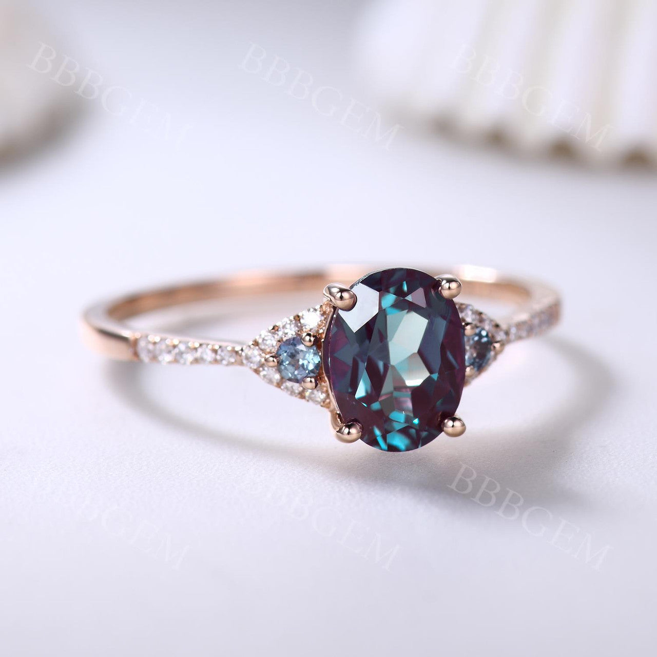 6x8mm Oval Cut Alexandrite Diamond Engagement Ring in Yellow Gold | Color Changing Gemstone for Proposals, Anniversaries & Special Occasions