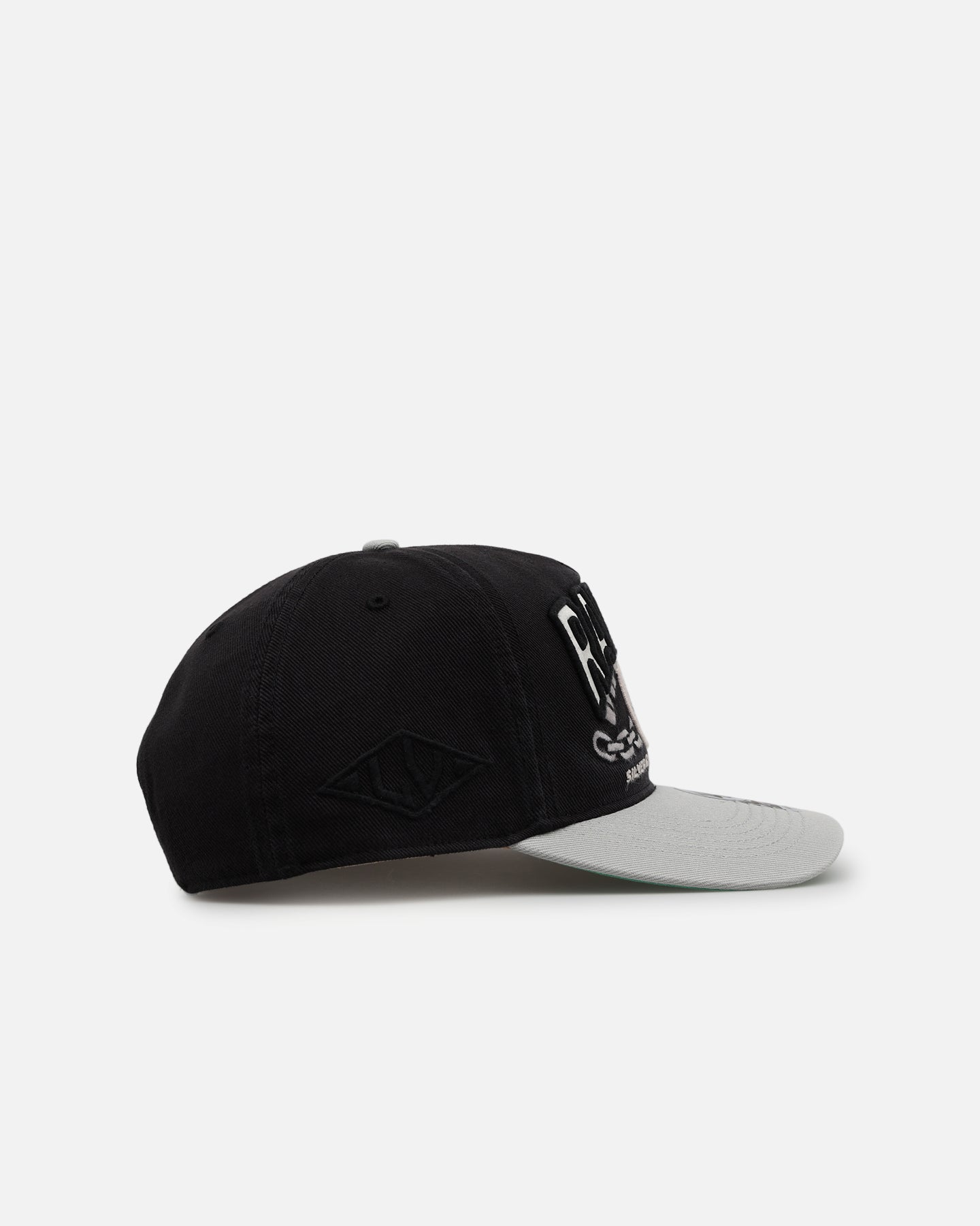 47 Brand Las Vegas Raiders 'NFL Trophy Case' Premium Hitch Snapback Black Hat - Official NFL Licensed Adjustable Baseball Cap for Men & Women - Perfect for Game Day, Sports Events & Fan Collections