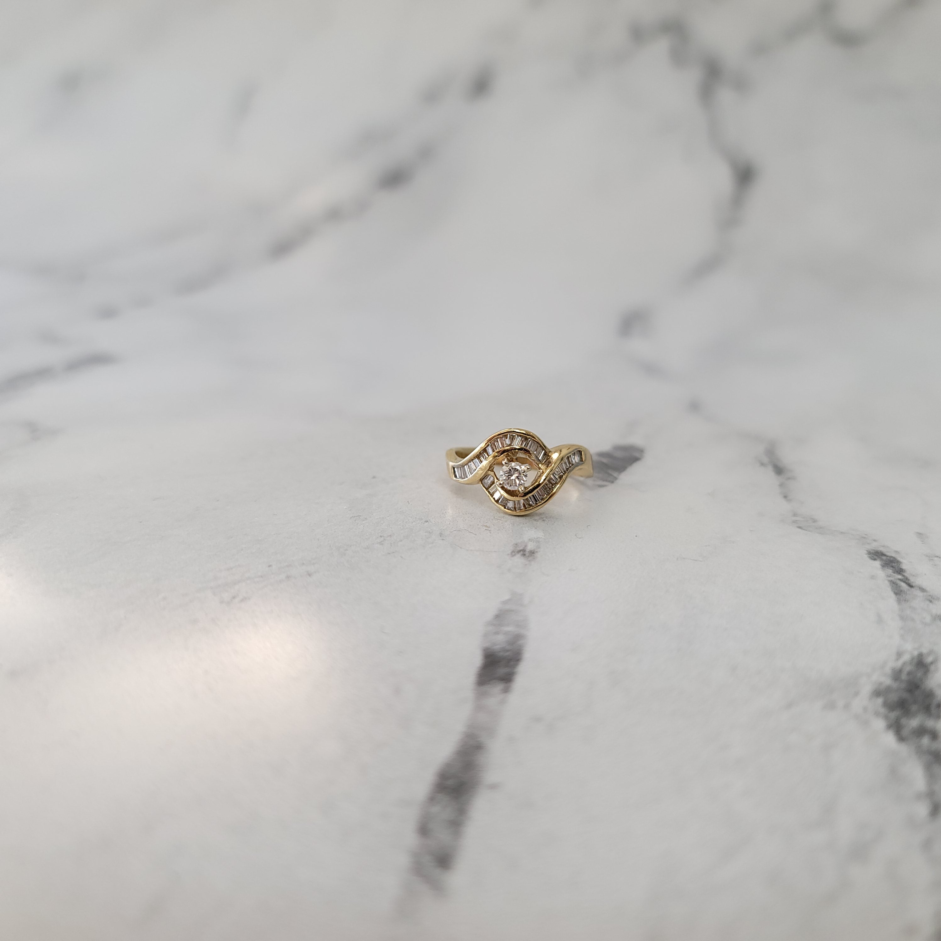 Exquisite Round Diamond Engagement Ring with Baguette Accents - Perfect for Proposals, Anniversaries & Special Occasions