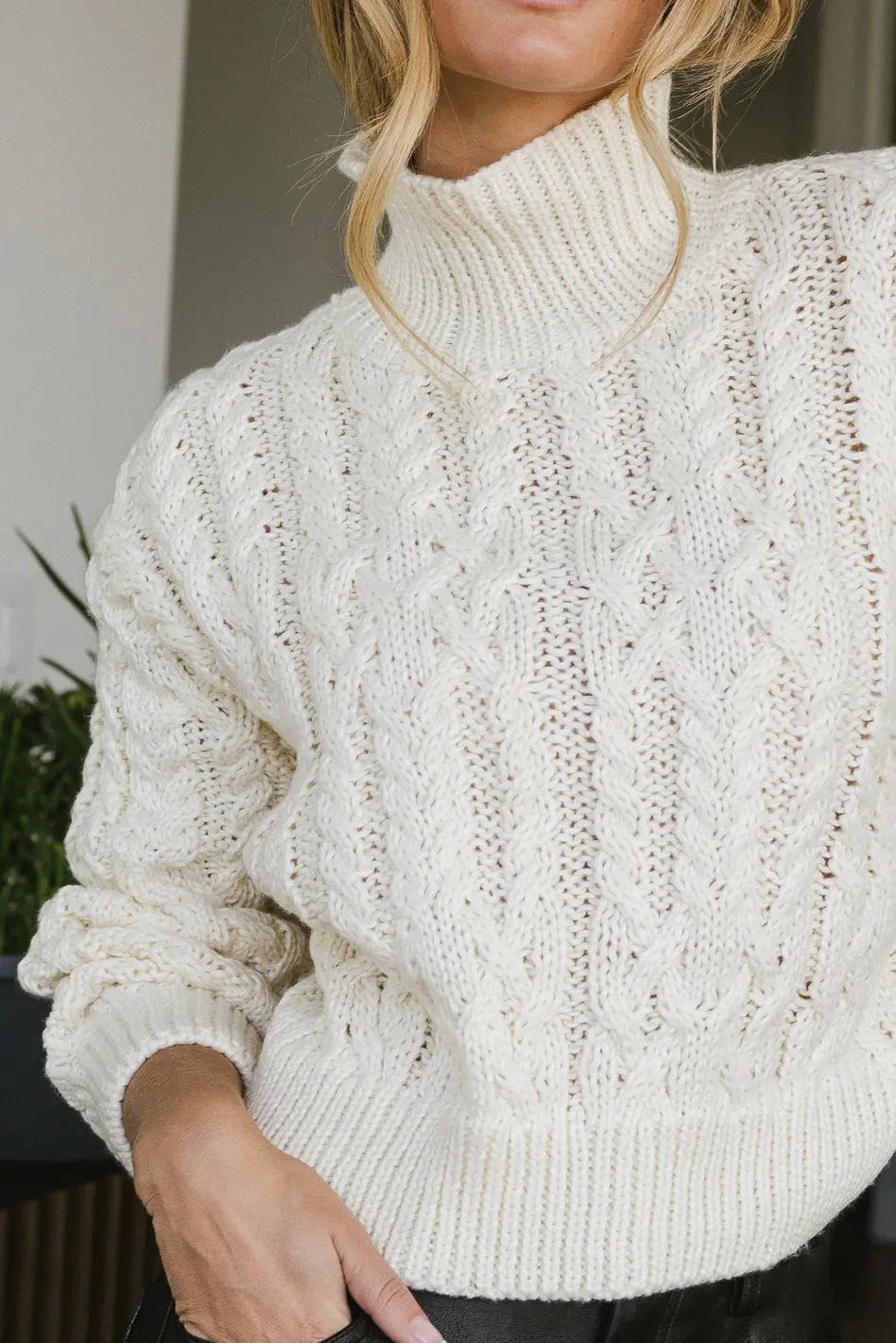 Noah Cable Knit Sweater Women's Cream - Cozy Winter Pullover for Casual Outfits & Holiday Gatherings