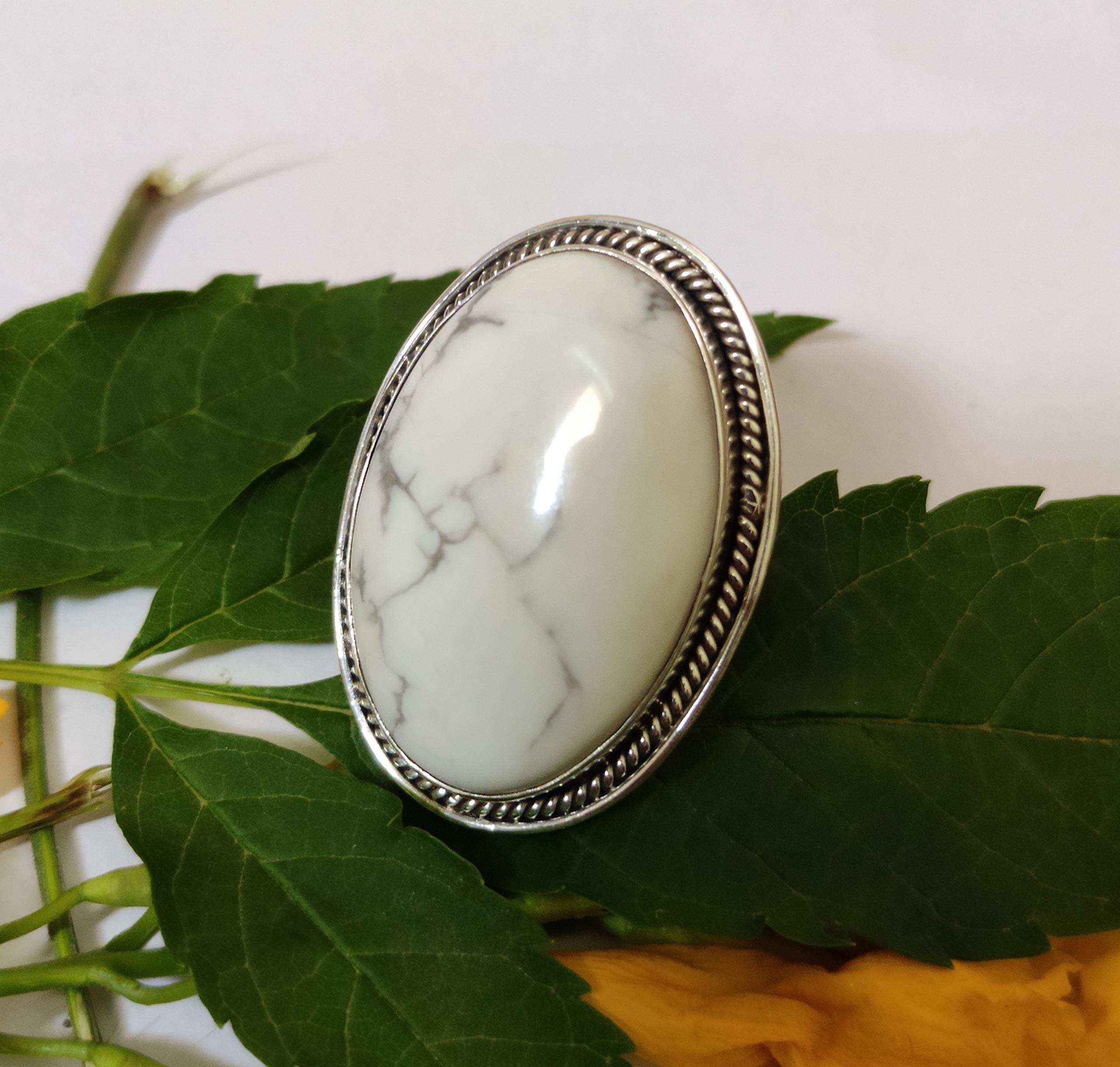 White Howlite Sterling Silver Ring - Large Bohemian Turquoise Howlite Promise Ring - Buffalo Ring for Bridesmaids Gift - Healing Crystal Gypsy Vintage Style Jewelry - Perfect for Boho Fashion, Spiritual Healing & Special Occasions