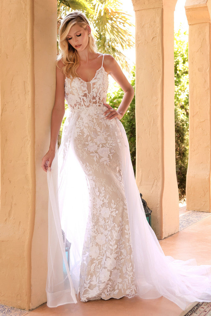 Elegant Darcy Gown in Off White - Perfect for Weddings, Prom & Formal Events | Luxury Evening Dress for Women