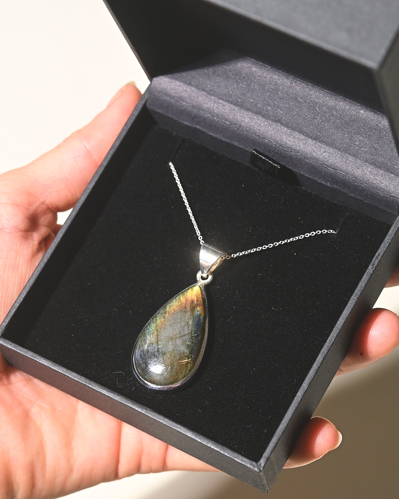 Natural Labradorite Gemstone Necklace for Women | Healing Crystal Pendant Jewelry for Spiritual Protection & Energy Balance | Perfect for Meditation, Yoga & Everyday Wear