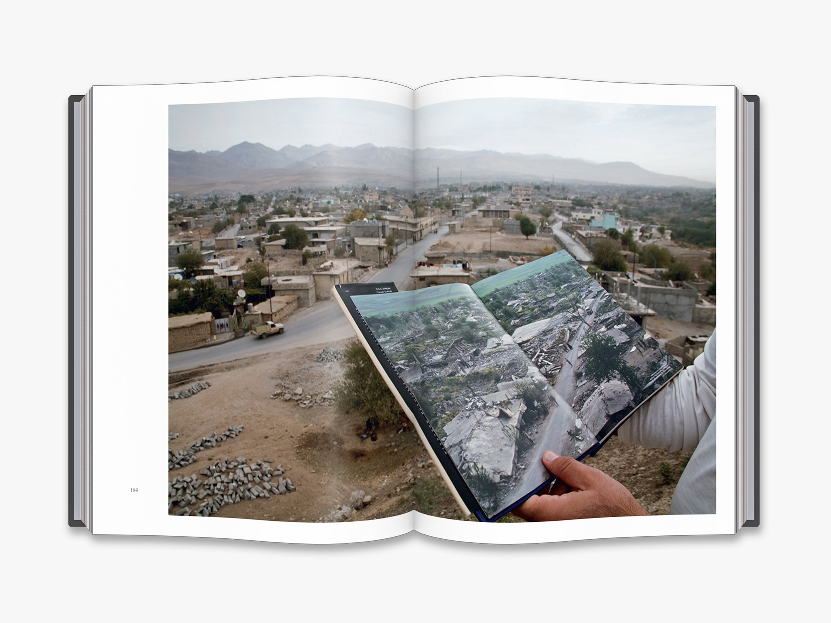 Susan Meiselas: On the Frontline - Documentary Photography Book | War & Conflict Photojournalism | Perfect for Photography Students & History Enthusiasts