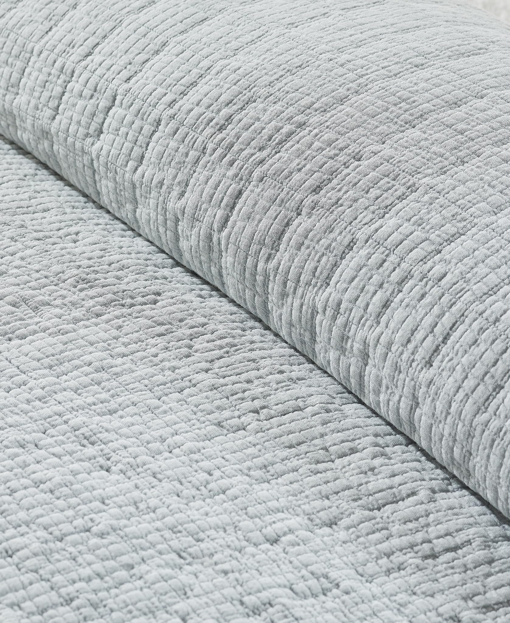 Premium UGG Campo Cotton Quilt - Soft All-Season Bedding with Exquisite Stitching, Cozy & Stylish Home Decor (Glacier Gray, Full/Queen) - Perfect for Master Bedrooms, Guest Rooms & Cozy Winter Nights