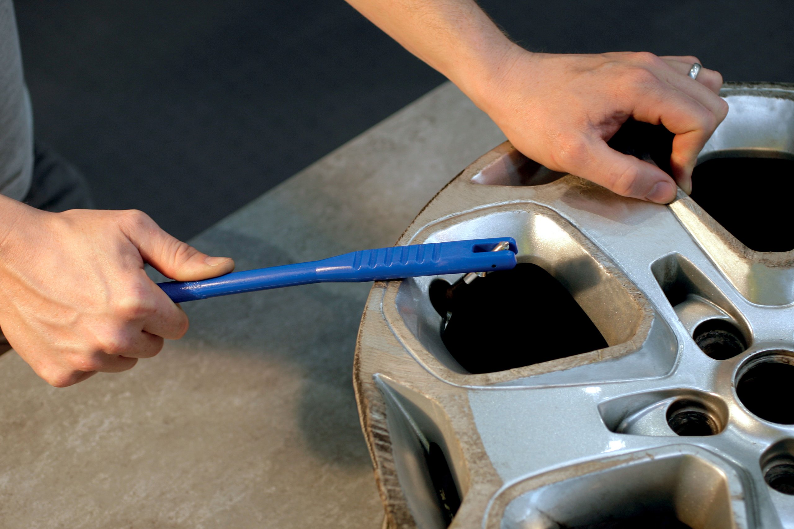 Laser 5224 Tire Valve Core Tool - Professional Tire Valve Stem Remover & Installer for Car, Bike, Motorcycle - Perfect for Tire Repair, Maintenance & Air Pressure Adjustment