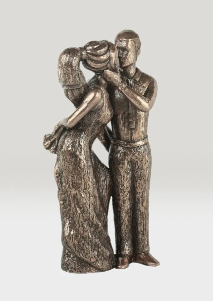 Genesis Share Your Love - Romantic Gifts for Couples, Anniversary & Valentine's Day Presents - Perfect for Date Nights, Weddings & Special Occasions