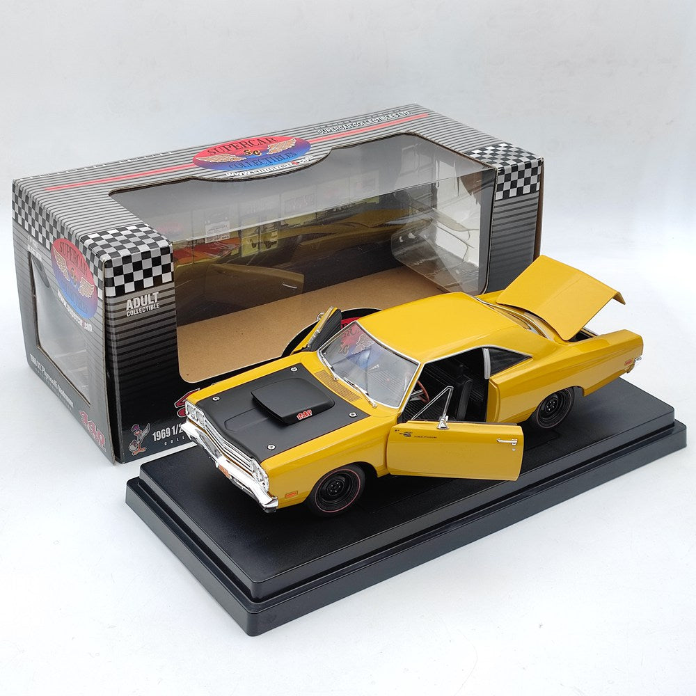 1:18 Scale 1969 1/2 Plymouth Roadrunner 440 6BBL Supercar Diecast Model Toy - Collectible Car Gift for Adults & Kids (Perfect for Display, Racing Enthusiasts & Vintage Car Collections)
