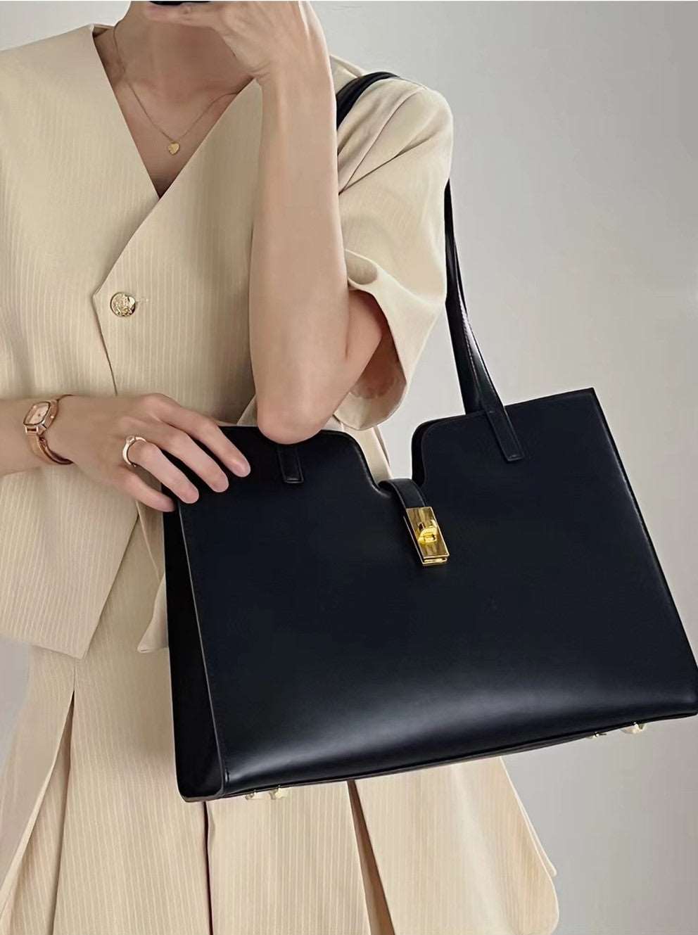 Stylish & Functional Women's Work Tote Bag - Perfect for Office, Business Meetings & Professional Commuting
