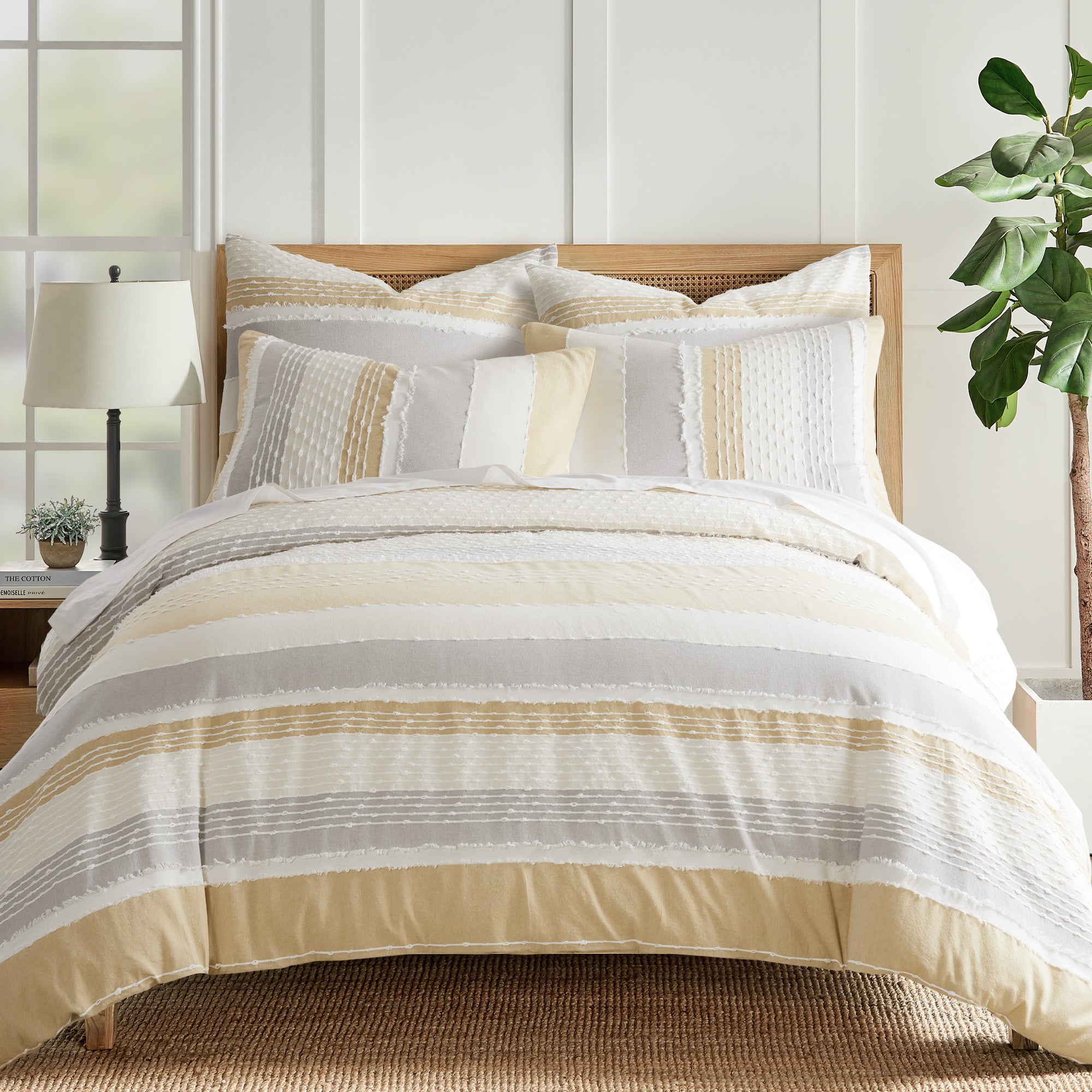Santander Comforter Set - Ultra Soft Queen Size Bedding, 3-Piece Luxury Comforter Set with Pillow Shams - Perfect for Cozy Bedrooms, Guest Rooms & Airbnb Stays