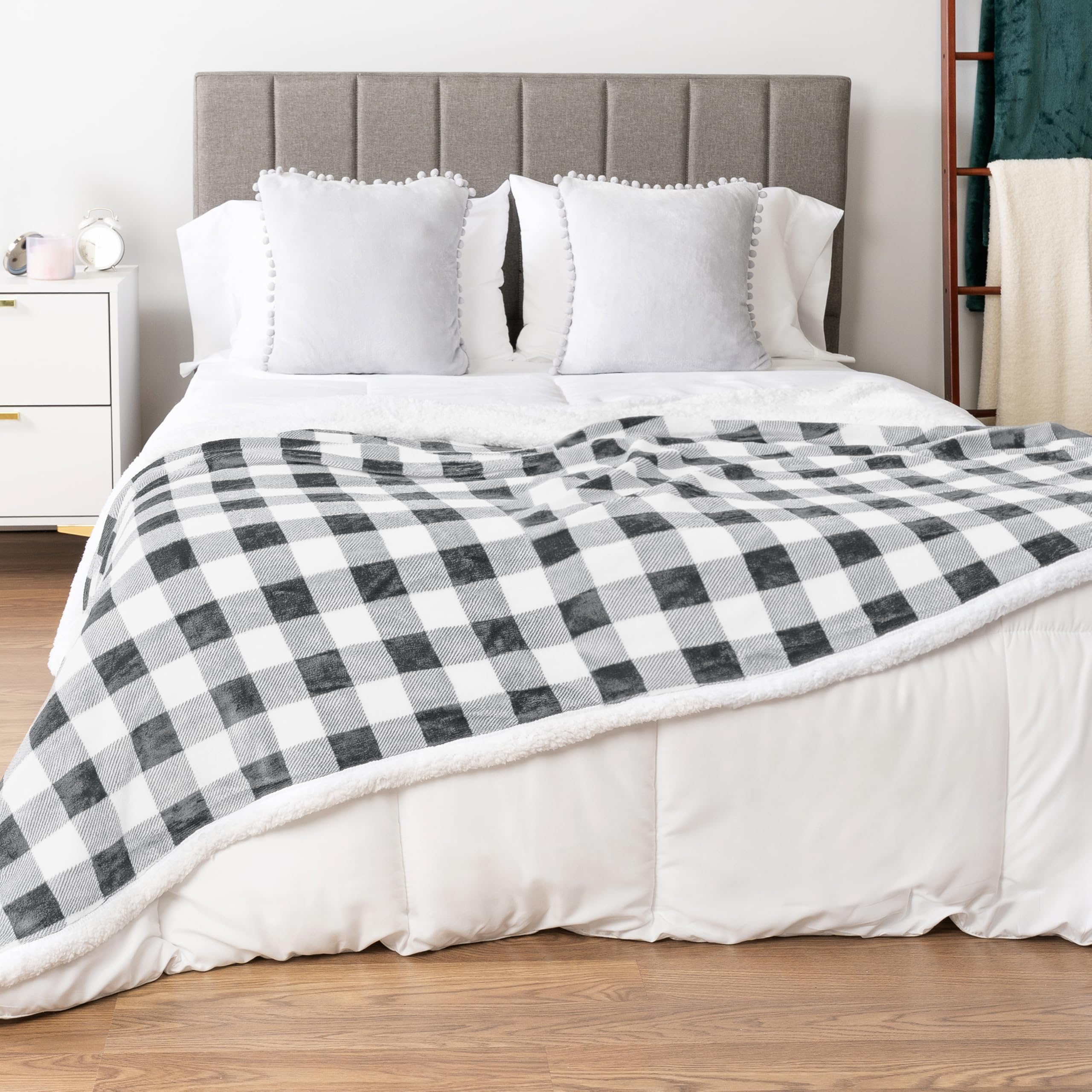 PAVILIA Light Grey Buffalo Plaid Sherpa Throw Blanket - 50x60 Inches Ultra Soft Fleece Blanket for Couch, Bed & Winter Warmth - Cozy Checkered Flannel Blanket Perfect for Living Room, Sofa, Gift Giving & Cold Weather Snuggling