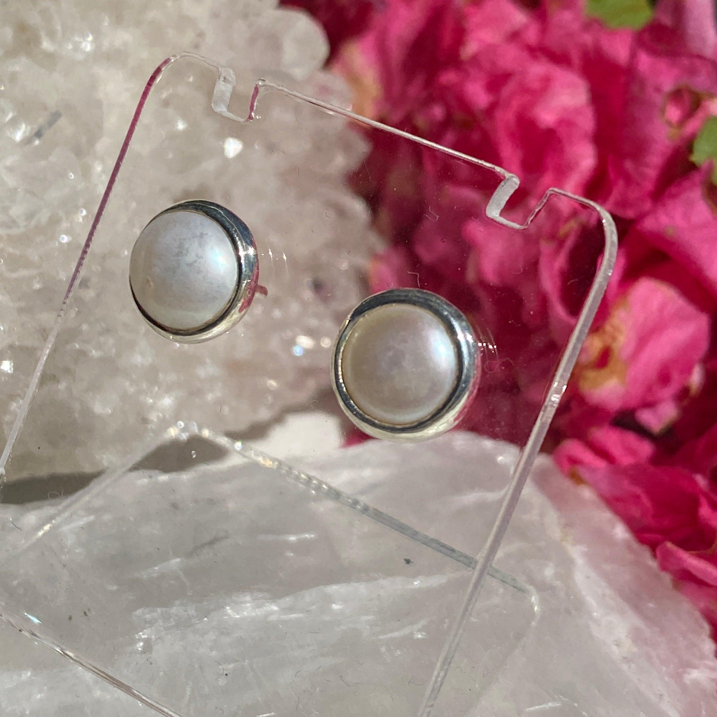 Pearl Round Cabochon Stud Earrings KEGJ1048 - Elegant & Timeless Jewelry for Women, Perfect for Weddings, Parties & Daily Wear