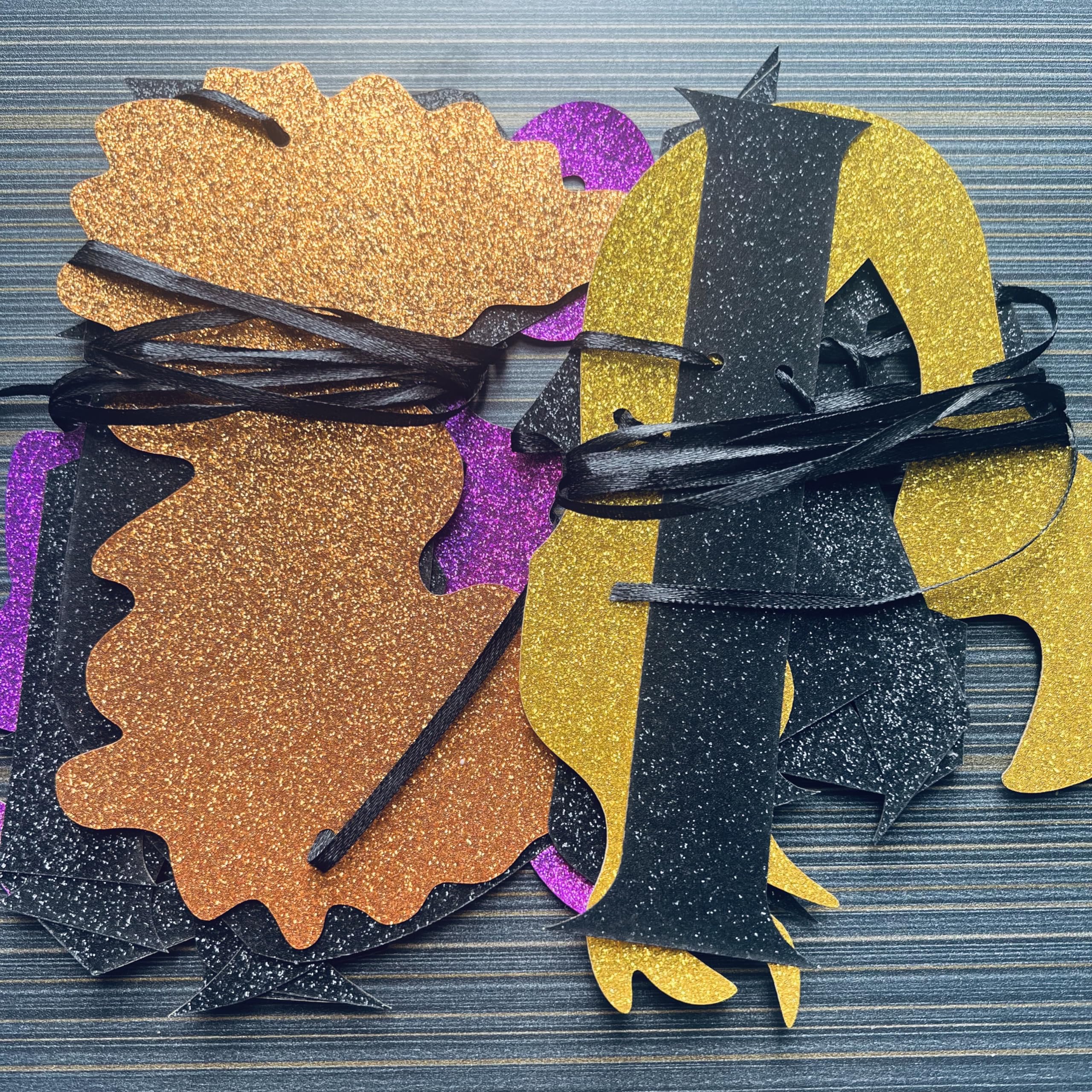 I Smell Children Halloween Banner - Black Glitter Party Decor for Home, Fireplace Mantel & Office - Hocus Pocus Inspired Halloween Decorations - Perfect for Spooky Parties, Haunted House Themes & Witchy Celebrations