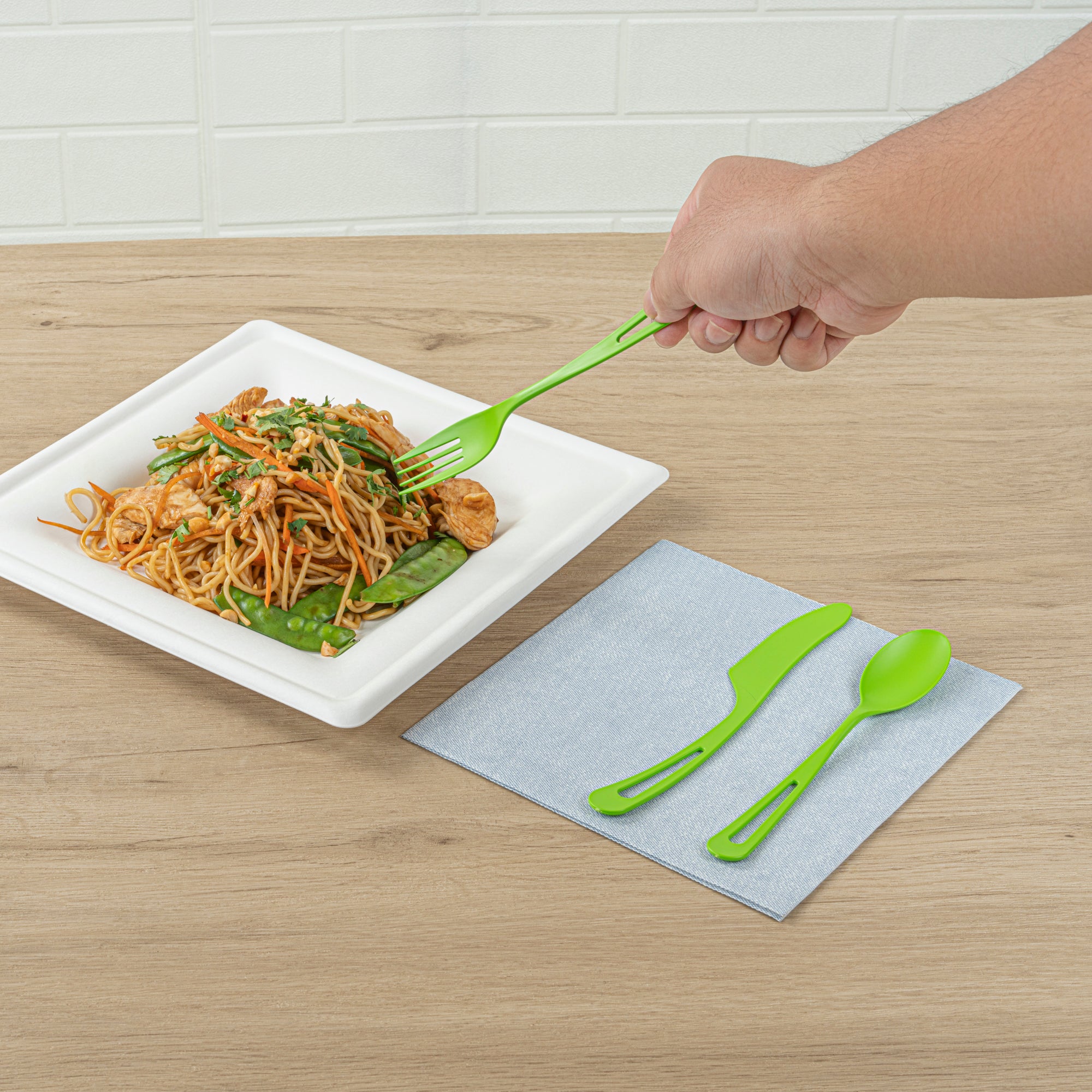 Eco-Friendly Green CPLA Plastic Cutlery Set - 100-Piece Compostable Cutlery with Heat-Resistant Wrapper (7.5