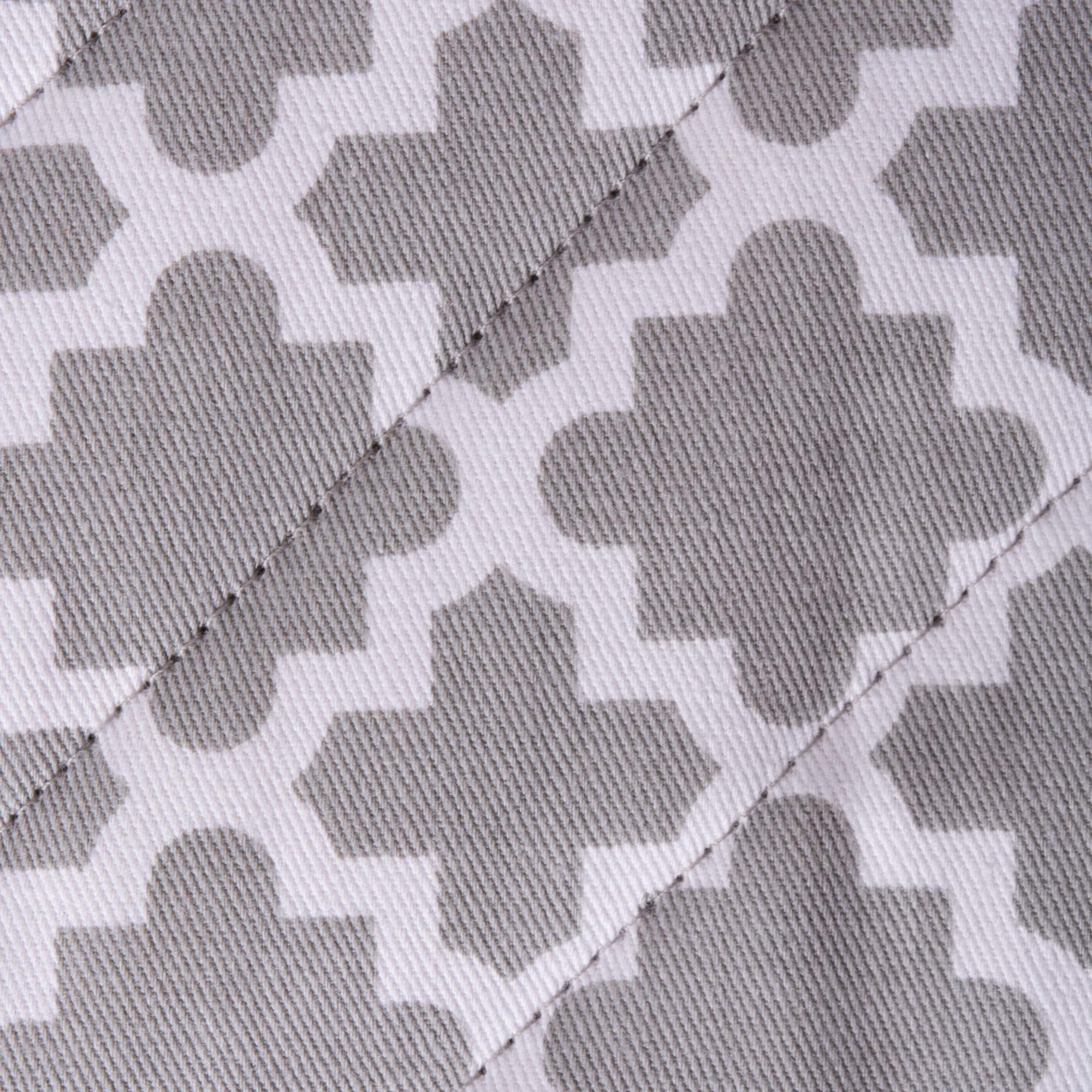 Premium Set of 2 Gray & White Lattice Oven Mitts - 13