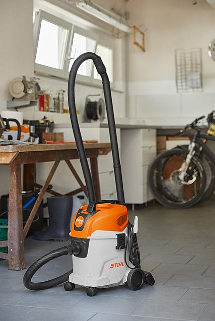 STIHL SE 33 Wet Dry Vacuum Cleaner - Powerful 3 Gallon Shop Vac for Home, Garage & Workshop - Ideal for Dust, Debris & Liquid Cleanup