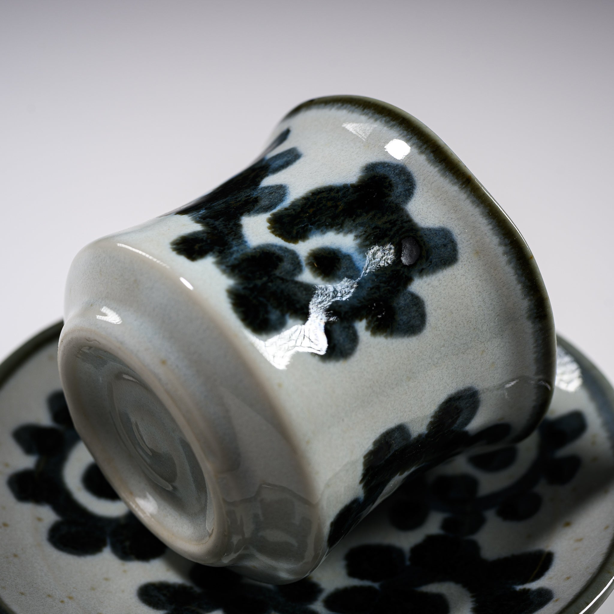 Hand-Painted Mino Ware Gosu Tako Cup and Saucer Set - Traditional Japanese Ceramic Tea Cup for Matcha, Coffee, or Dessert - Elegant Home & Cafe Tableware